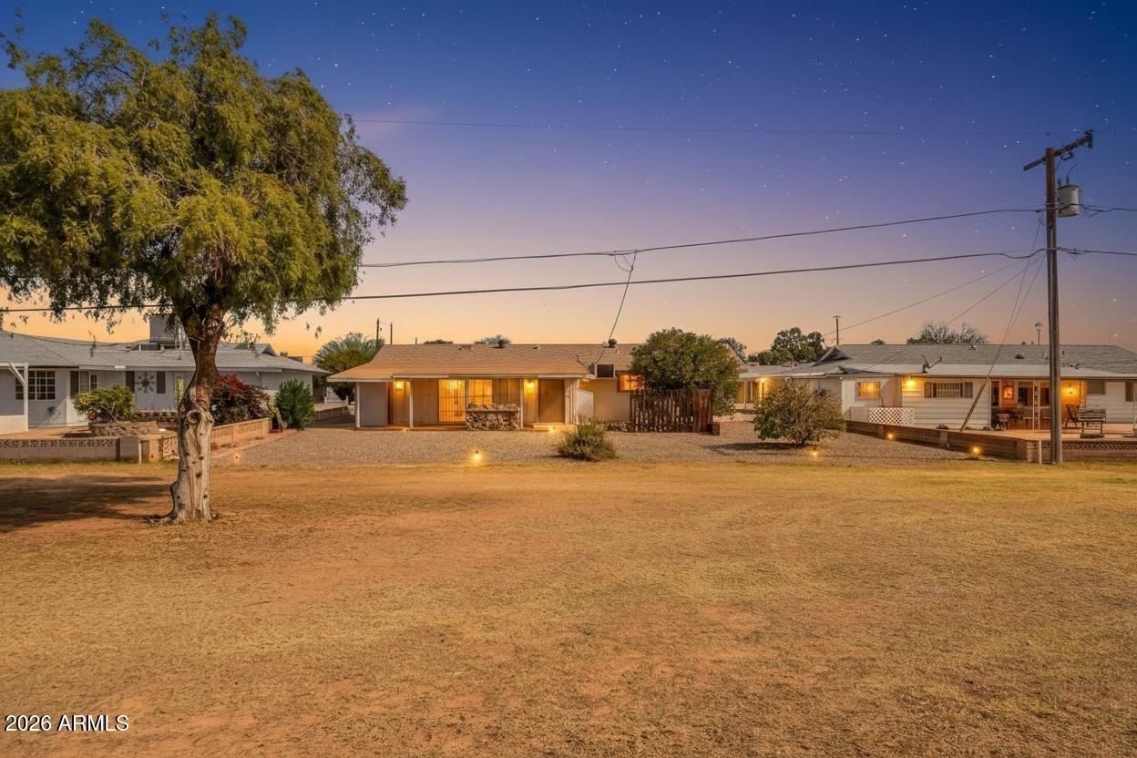 11622 N DESERT HILLS Drive W