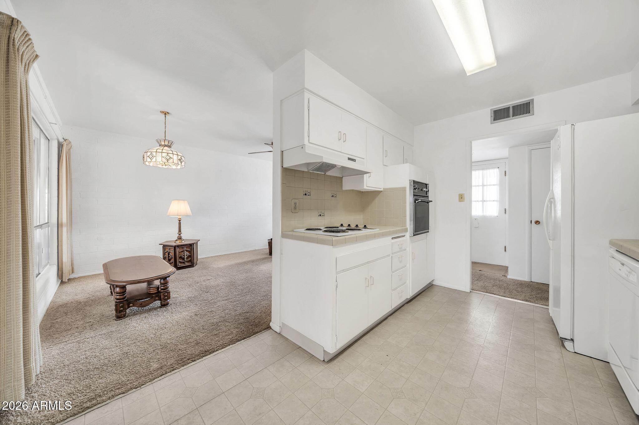 11622 N DESERT HILLS Drive W