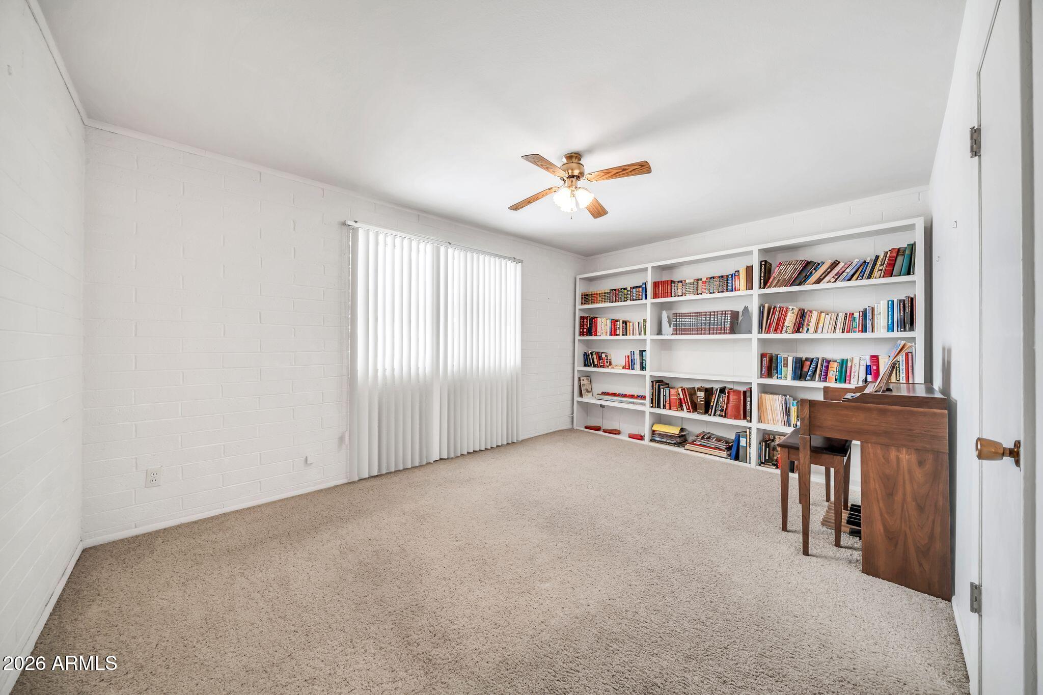 11622 N DESERT HILLS Drive W