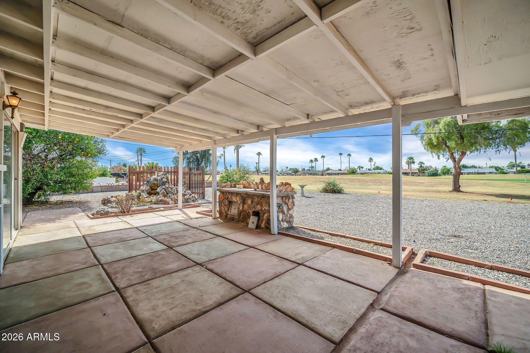 11622 N DESERT HILLS Drive W