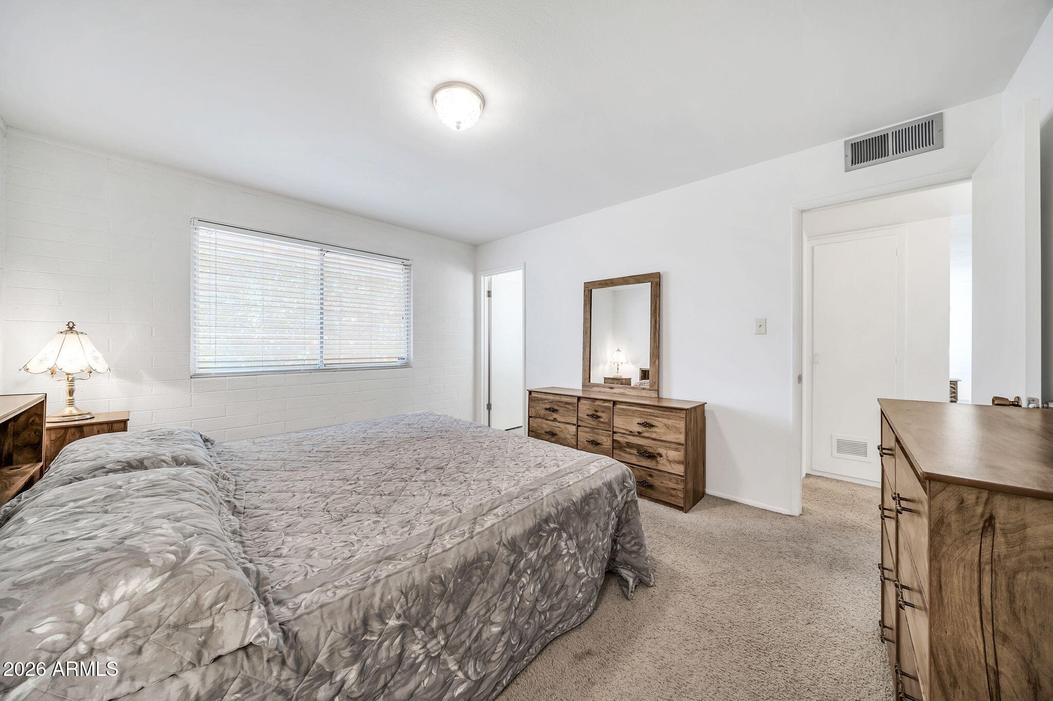 11622 N DESERT HILLS Drive W