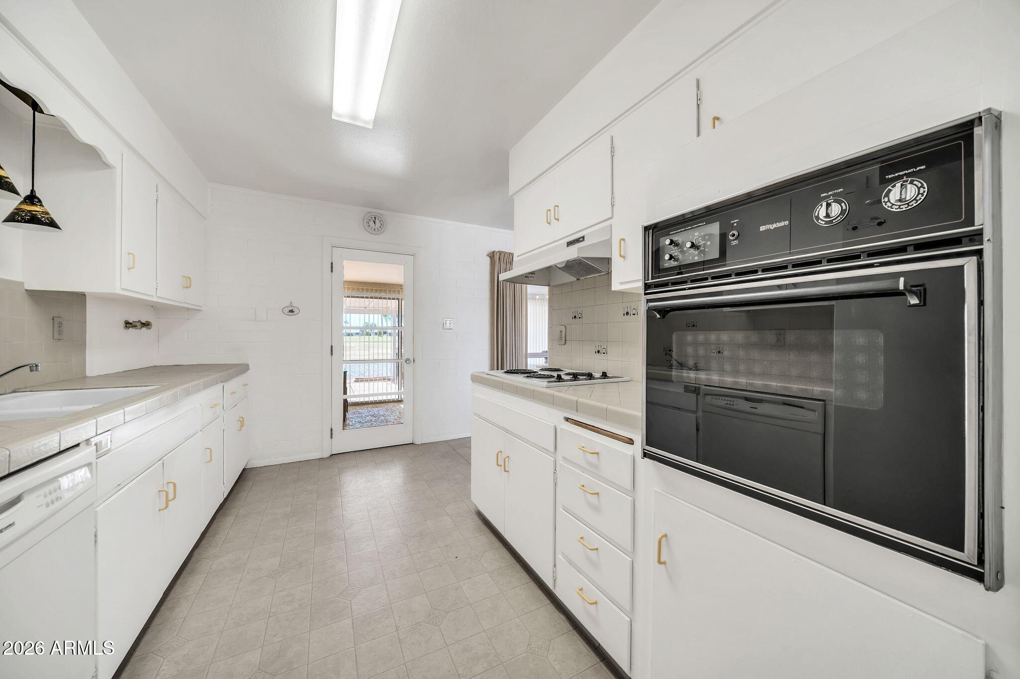 11622 N DESERT HILLS Drive W