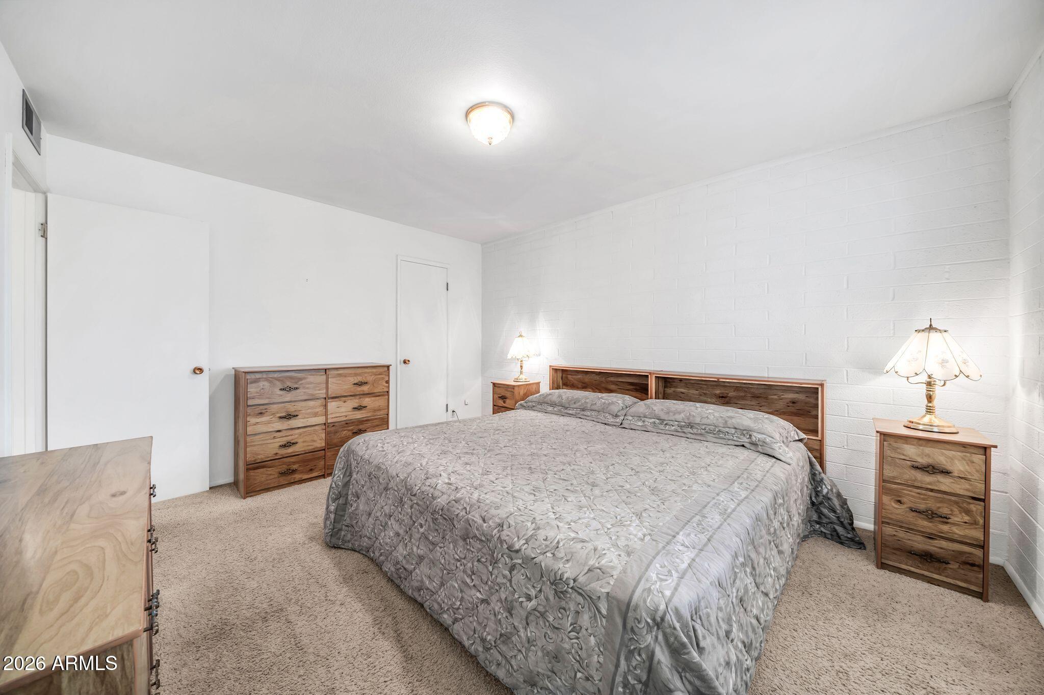11622 N DESERT HILLS Drive W