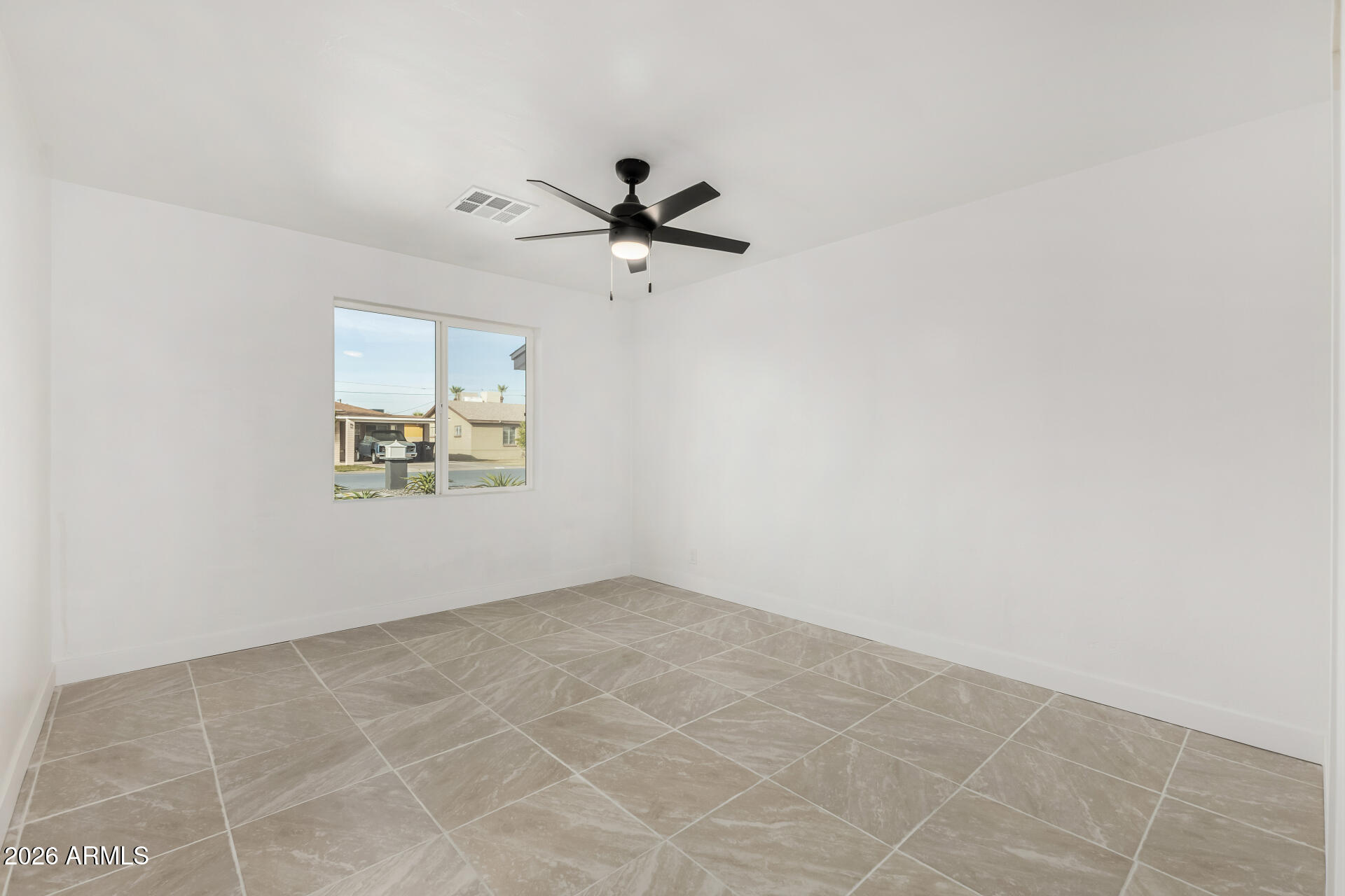 3433 E GRANADA Road