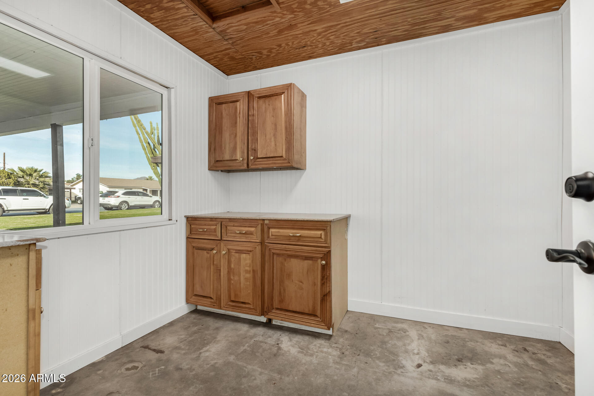 3433 E GRANADA Road