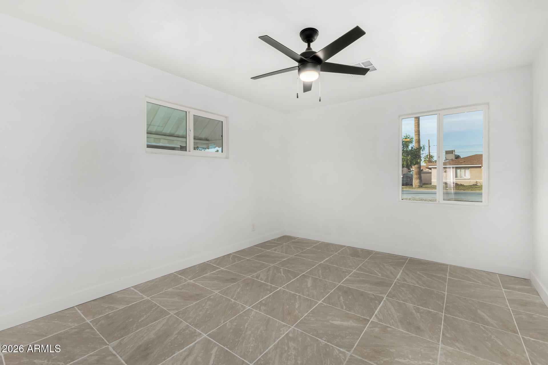 3433 E GRANADA Road