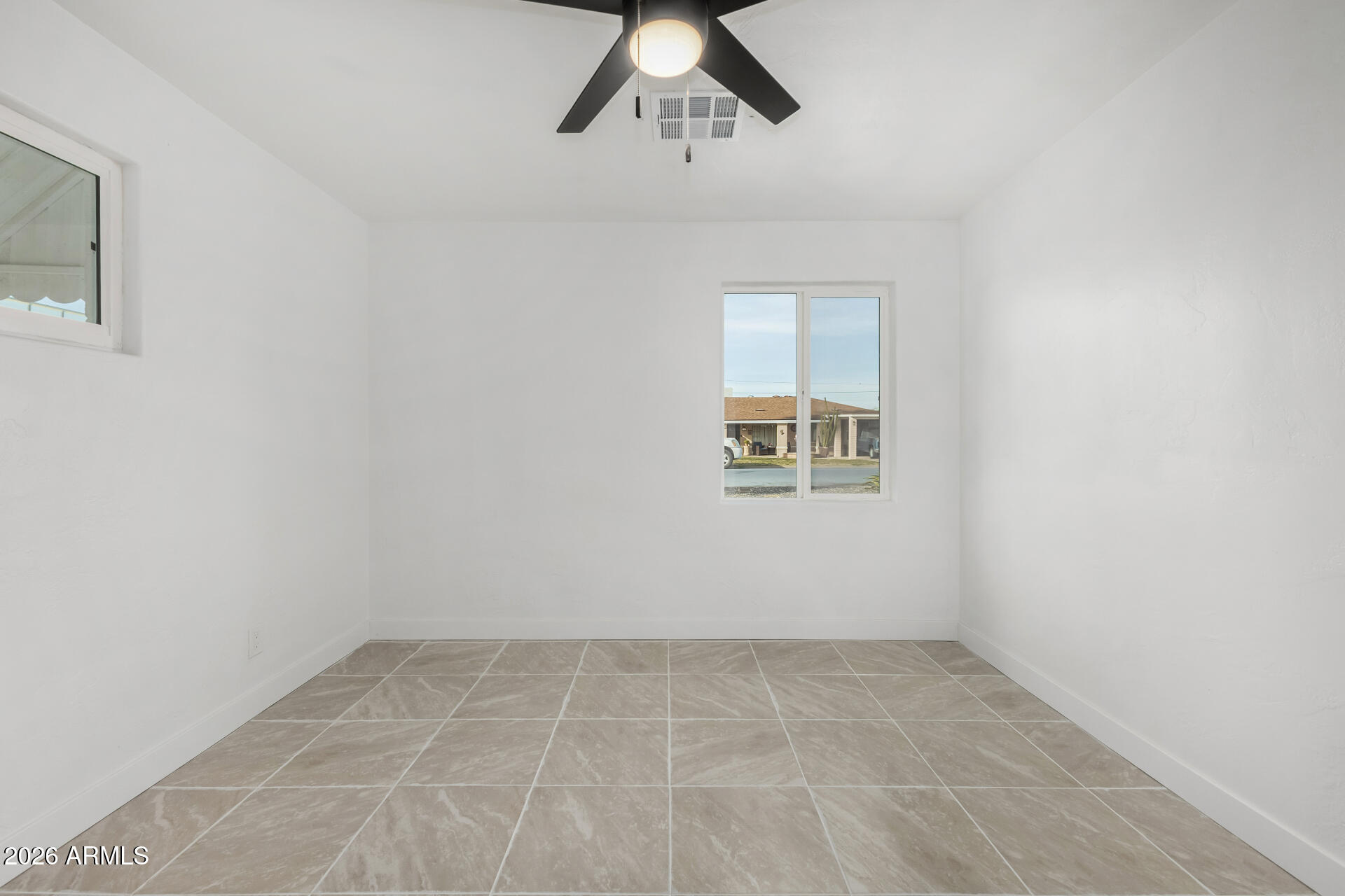 3433 E GRANADA Road