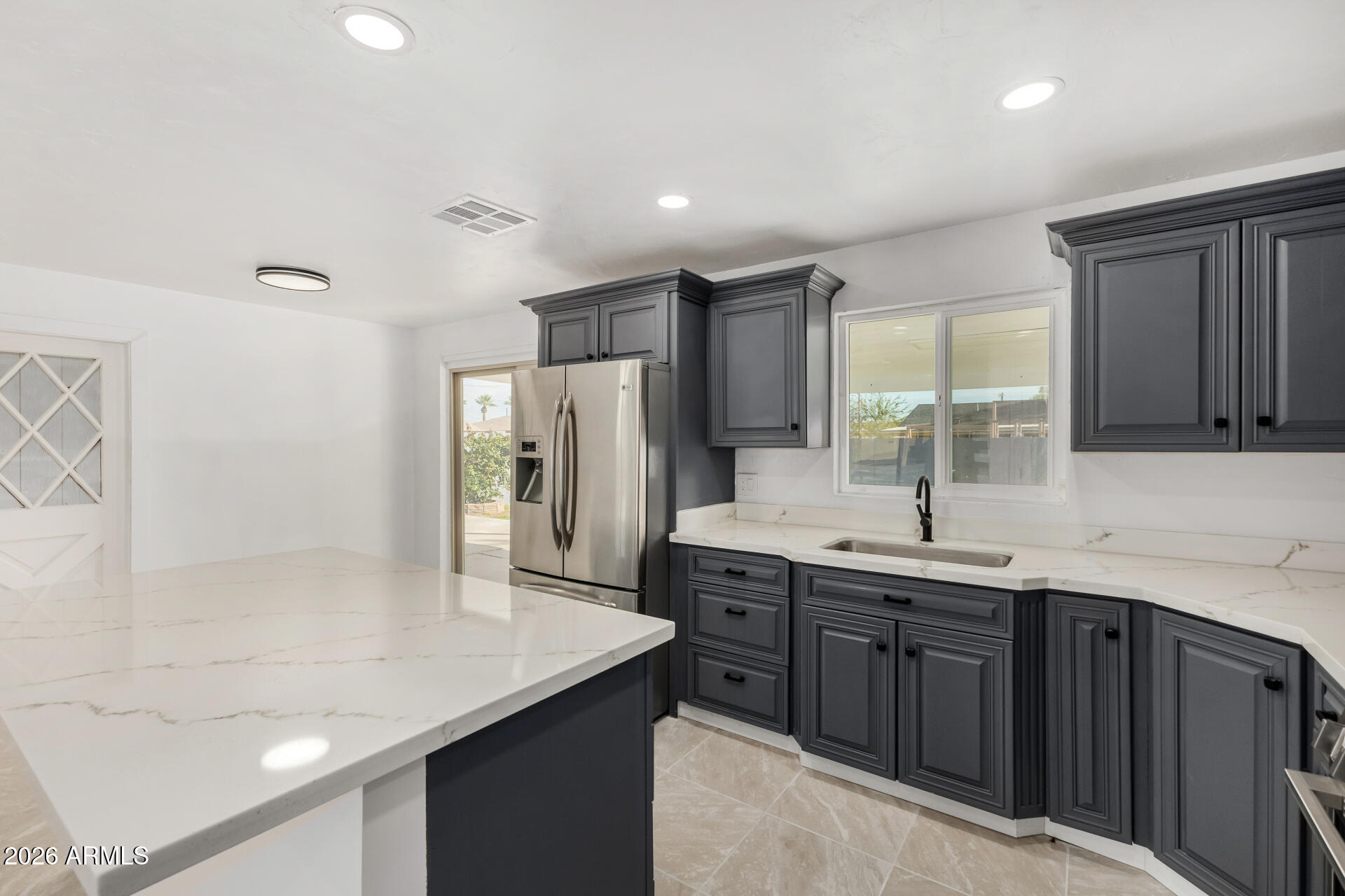 3433 E GRANADA Road
