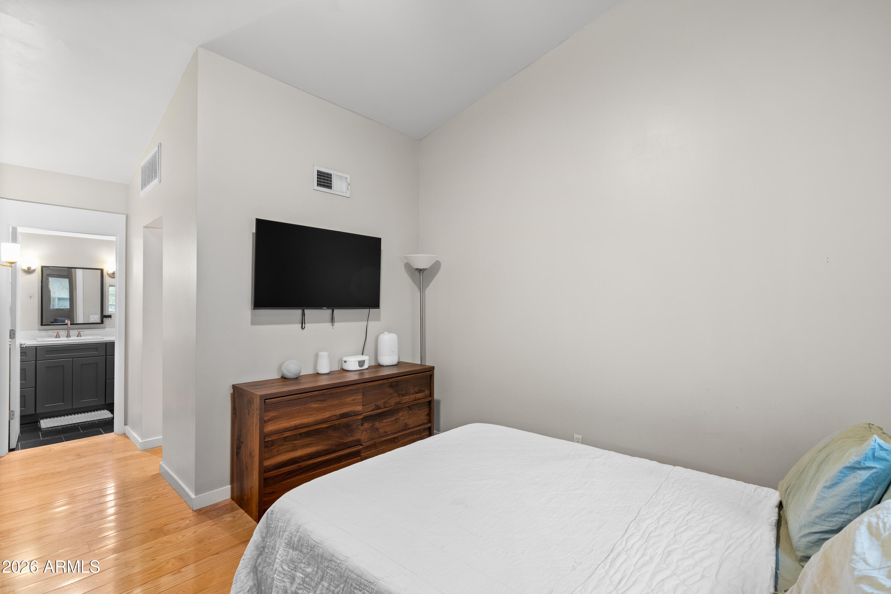 1111 W UNIVERSITY Drive 1028