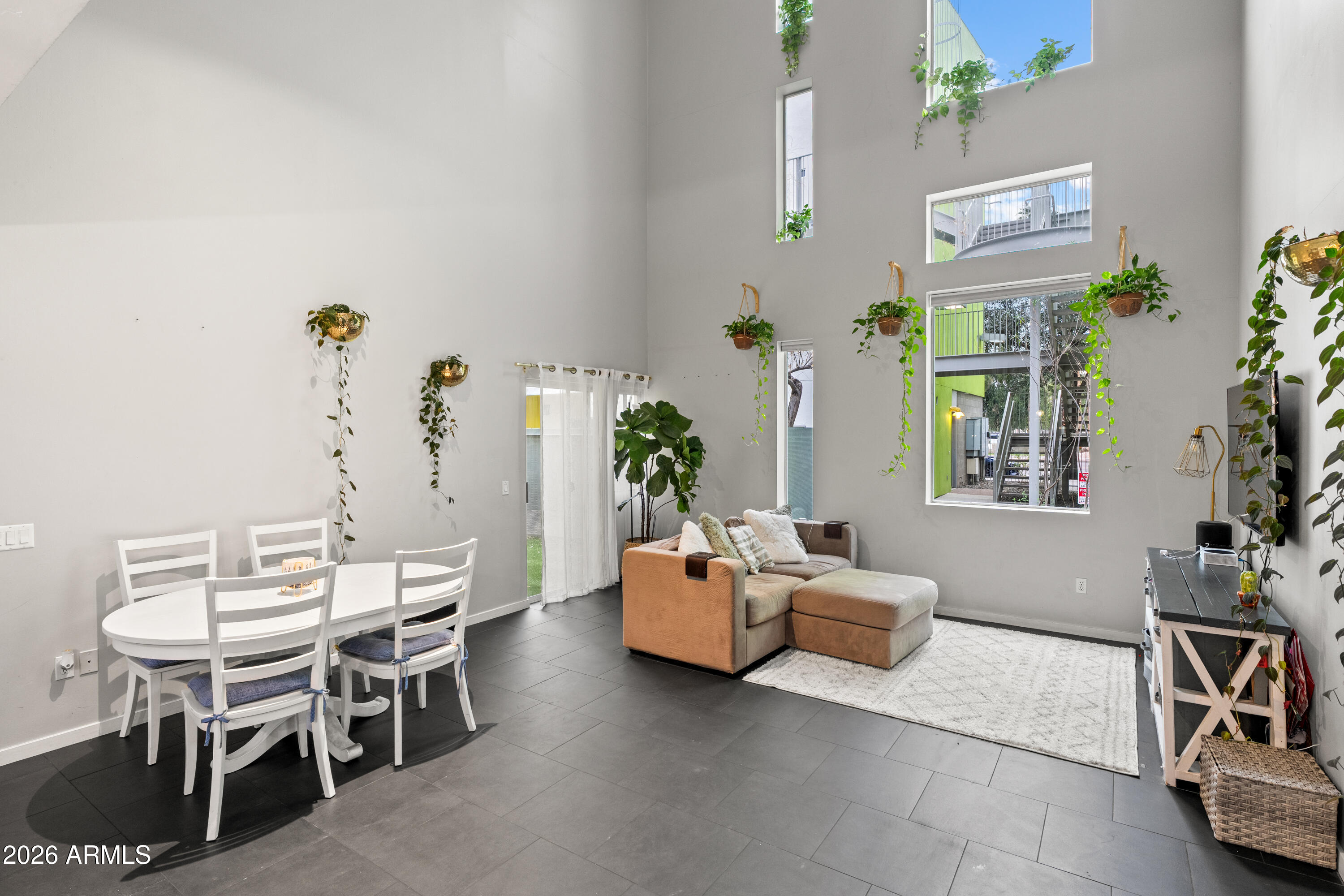 1111 W UNIVERSITY Drive 1028