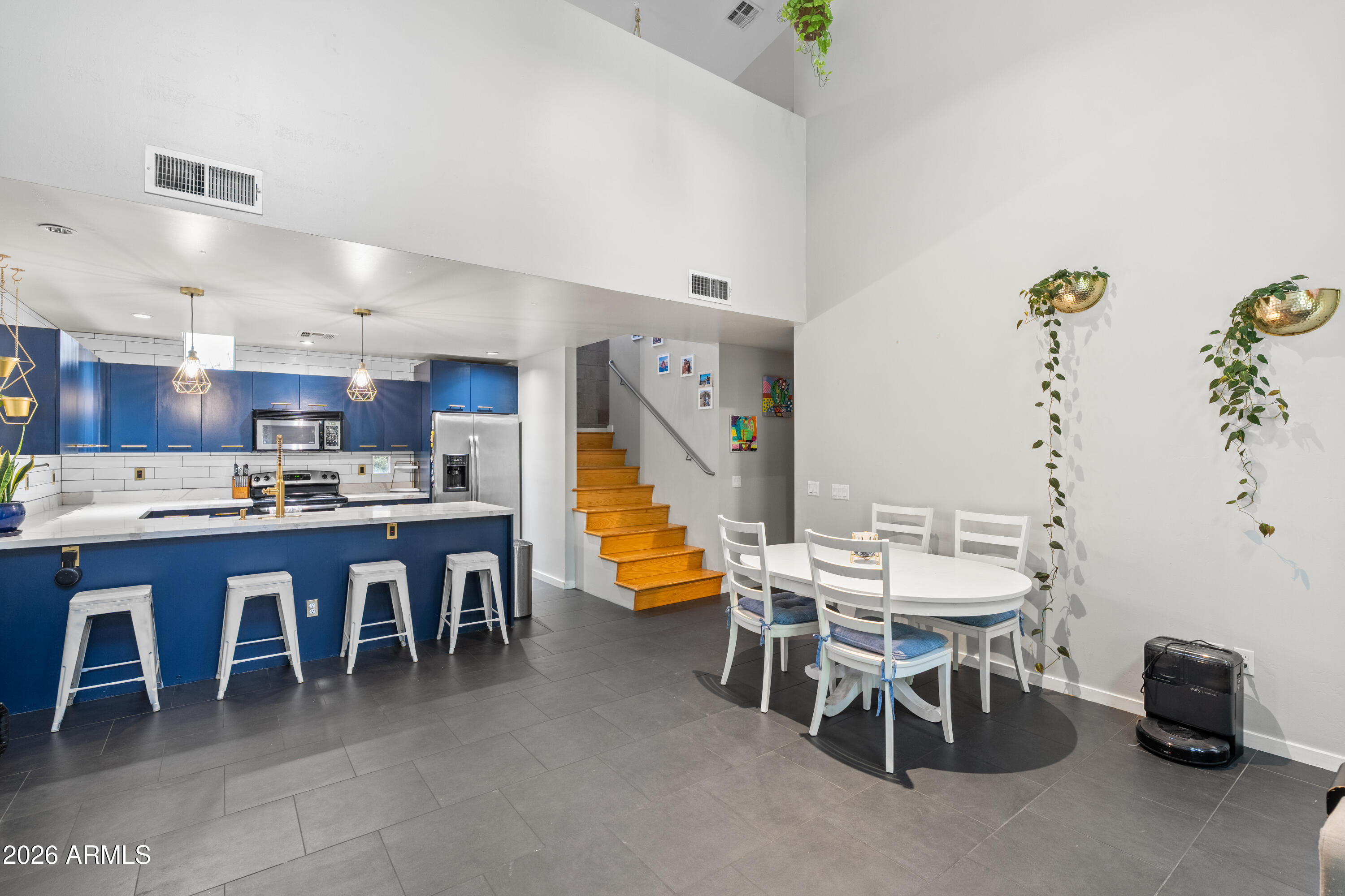 1111 W UNIVERSITY Drive 1028