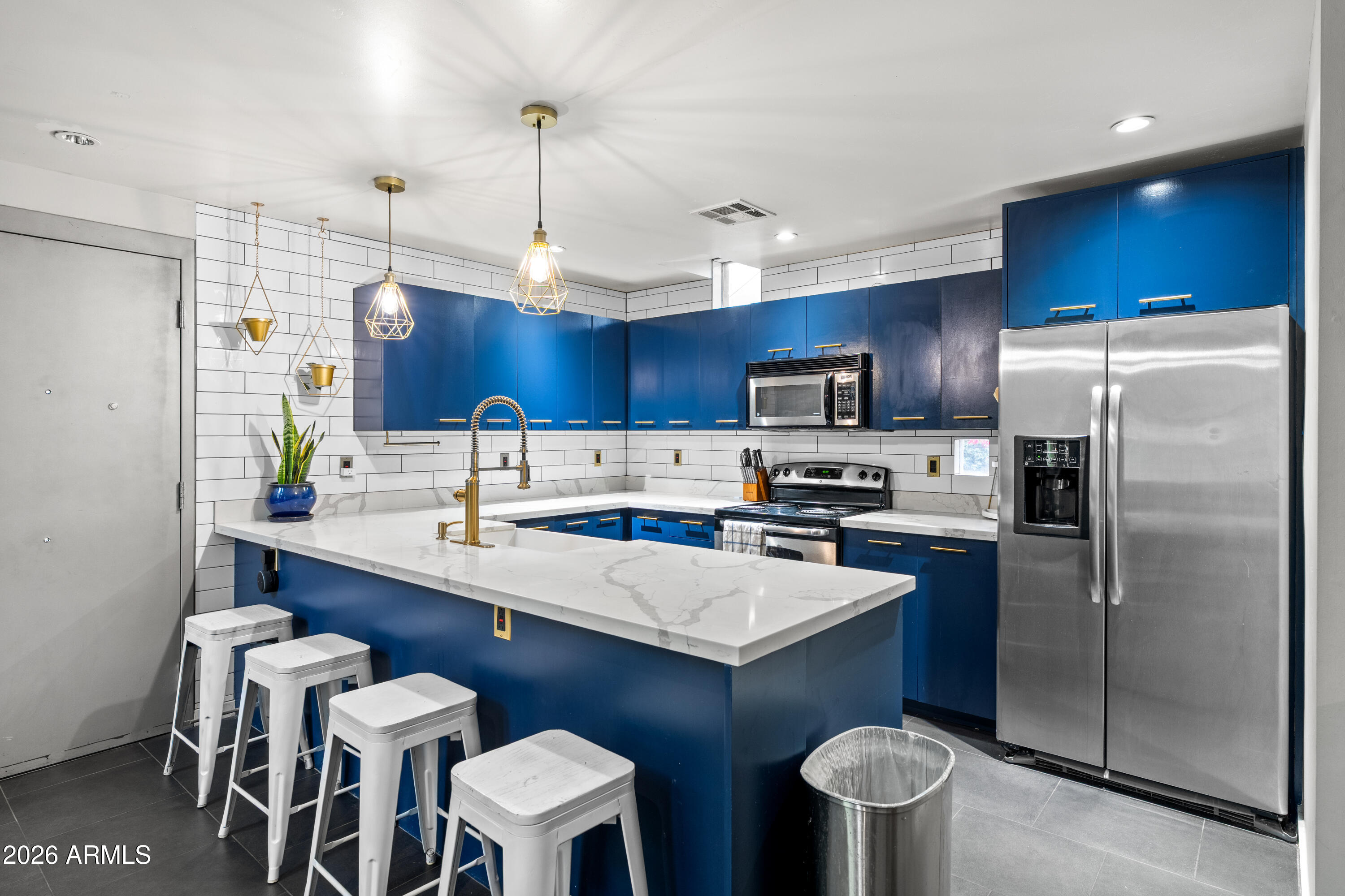 1111 W UNIVERSITY Drive 1028