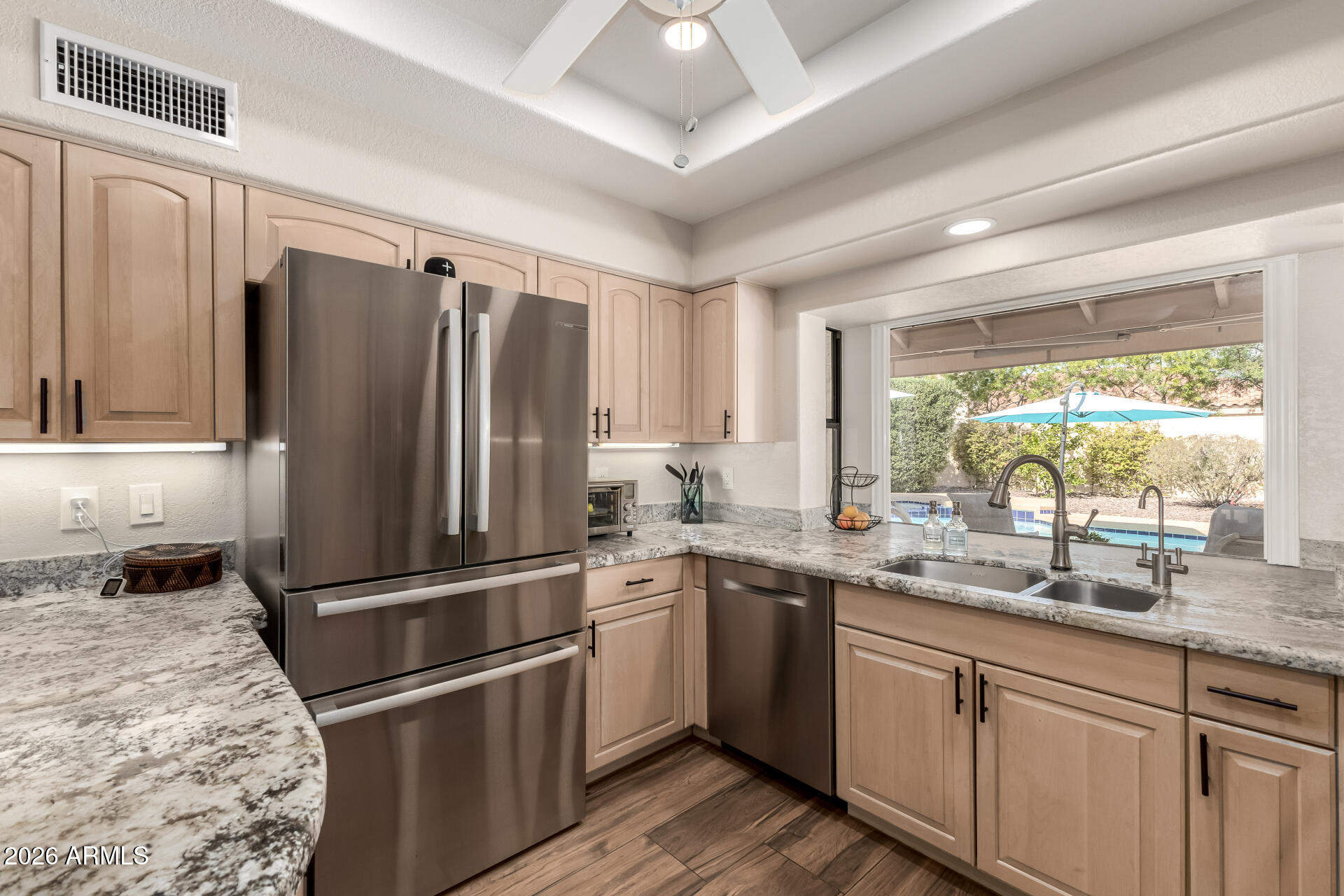 10010 E SUNNYSLOPE Lane