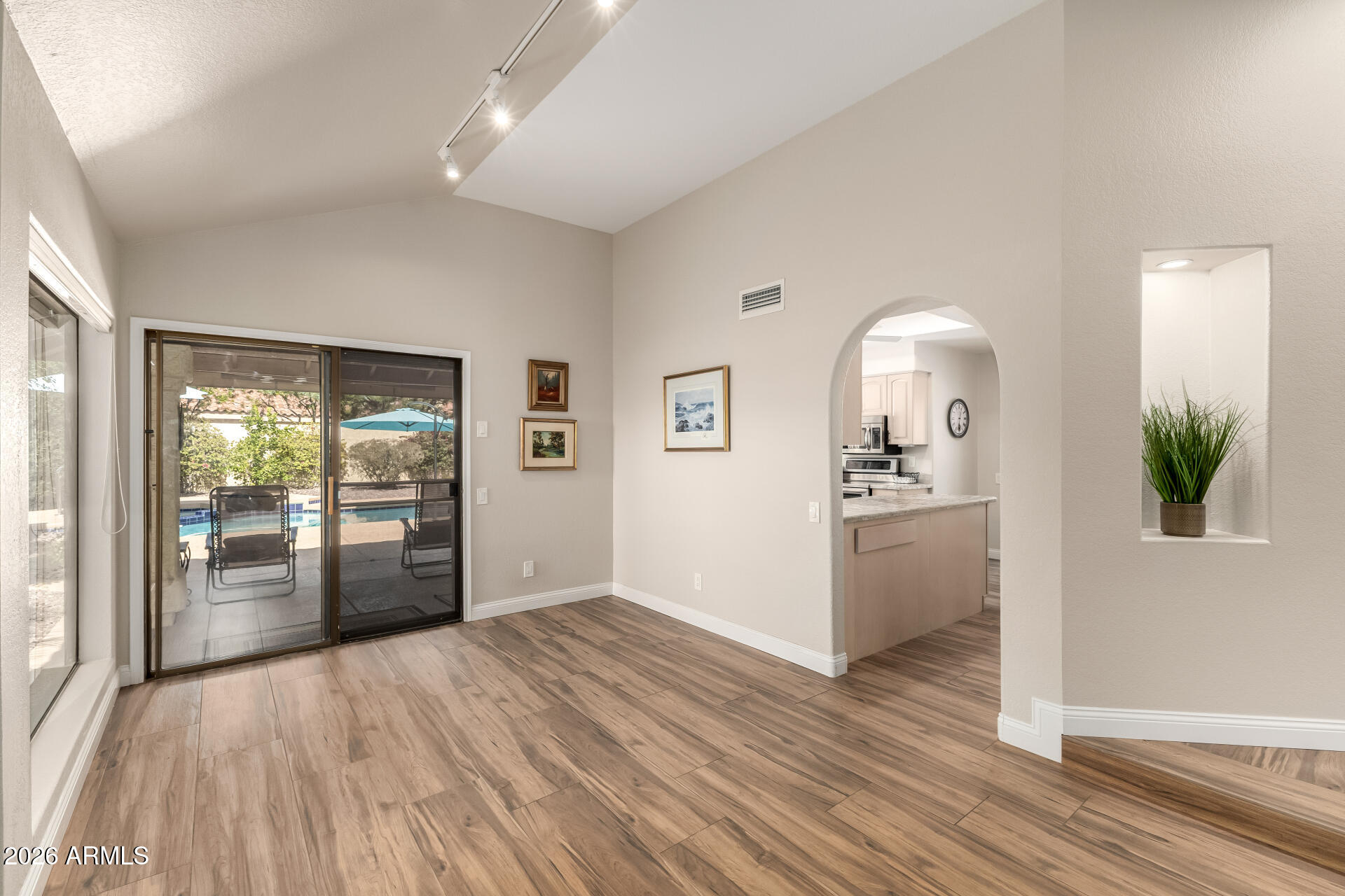 10010 E SUNNYSLOPE Lane