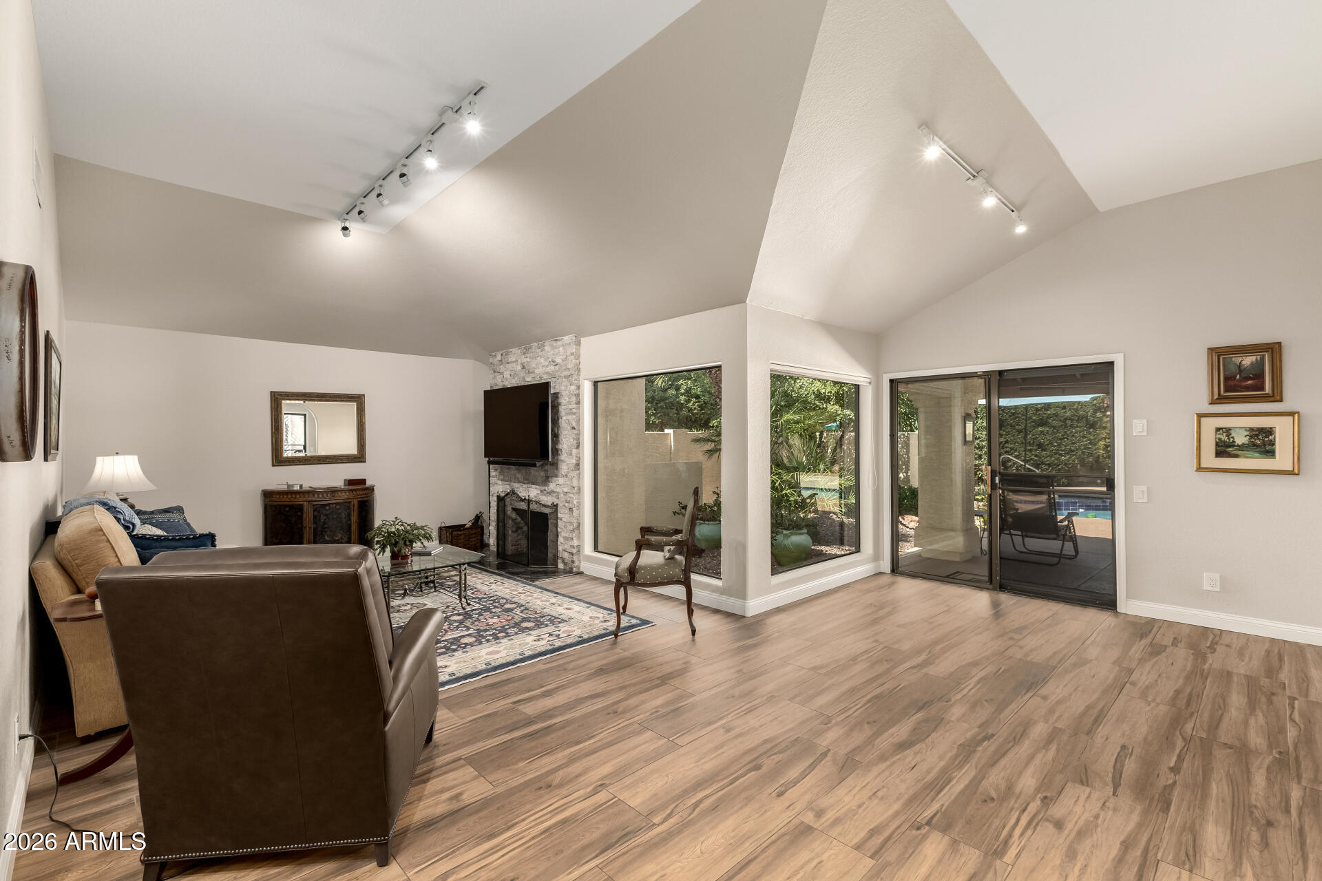 10010 E SUNNYSLOPE Lane