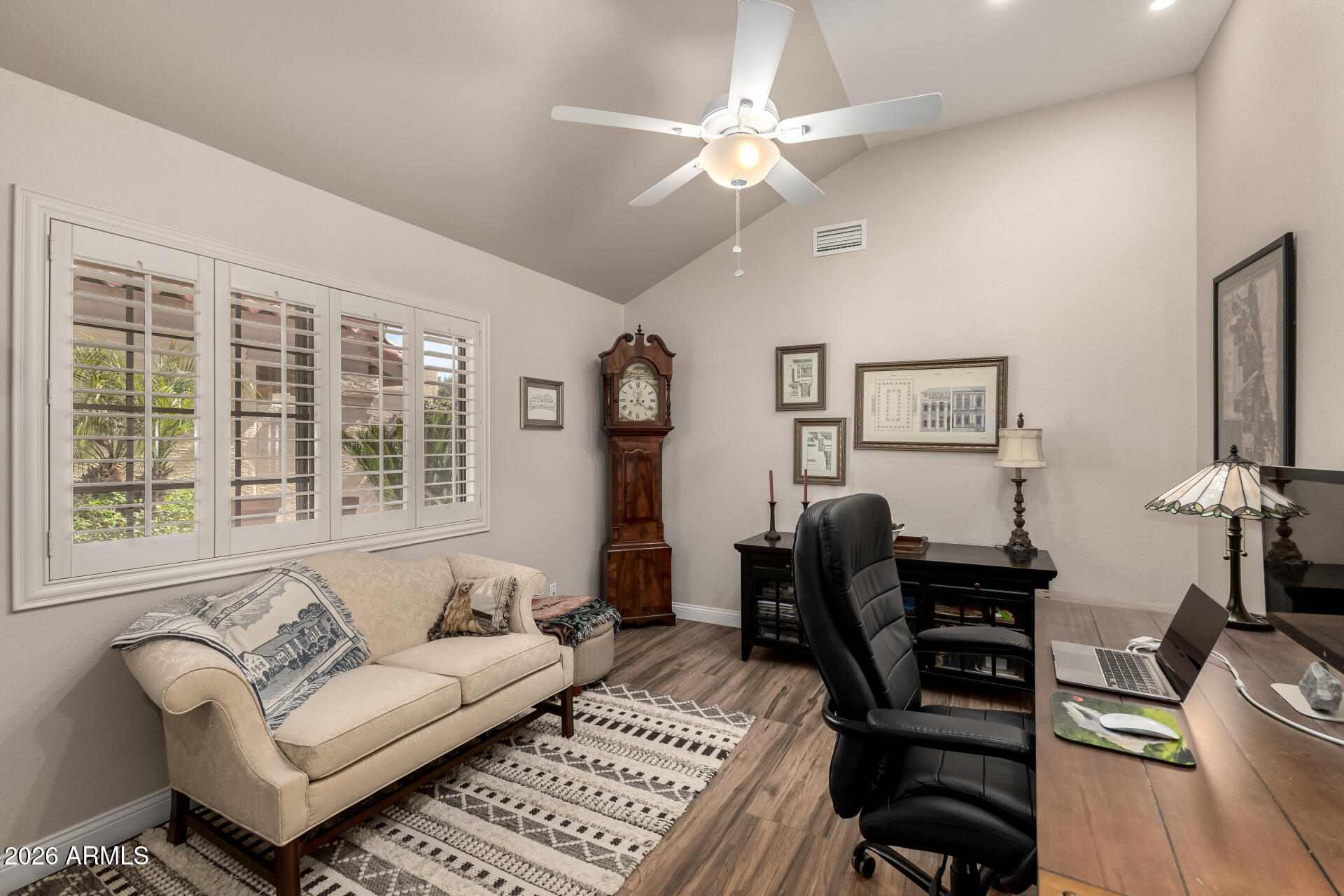 10010 E SUNNYSLOPE Lane