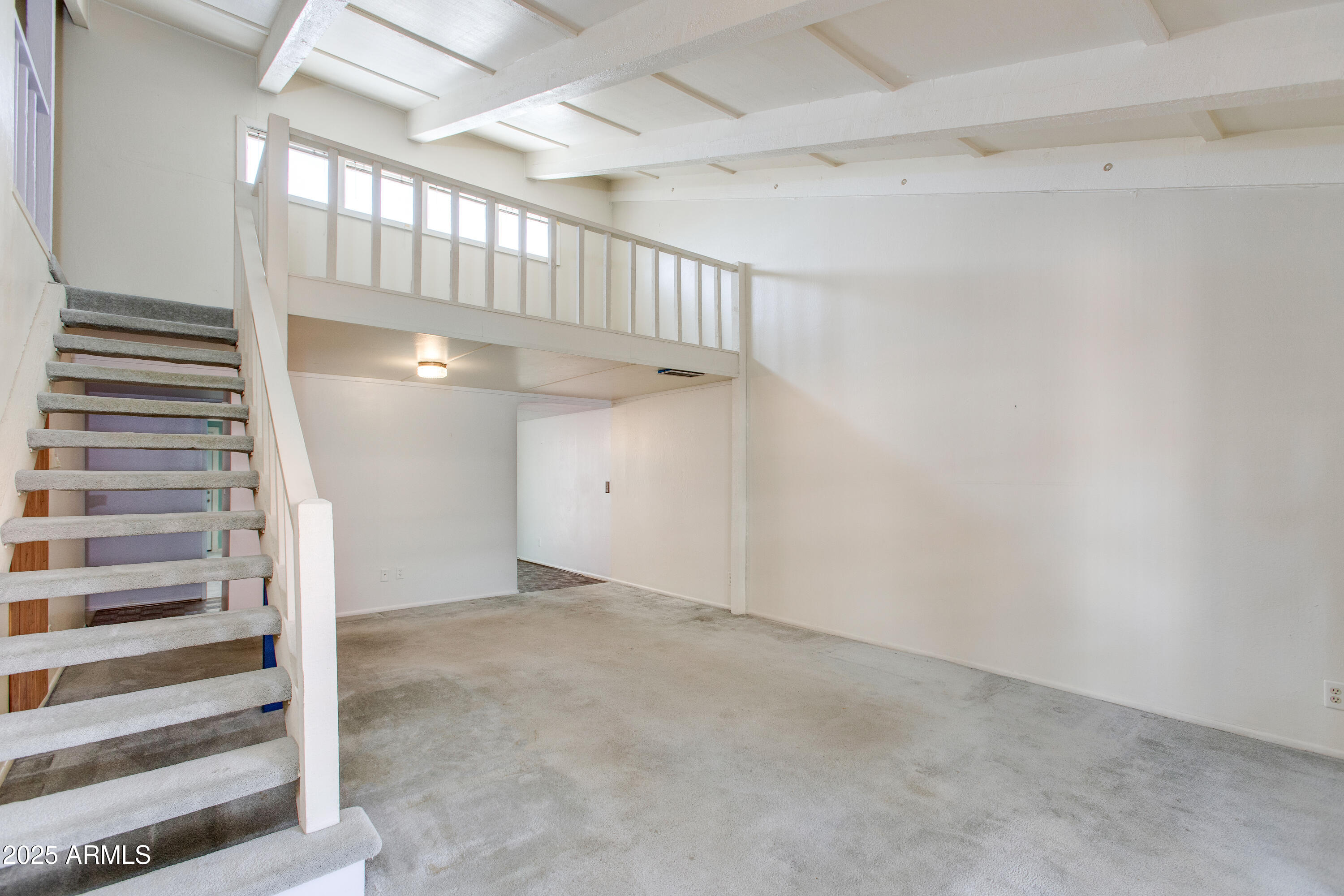 6 E MANZANITA Drive