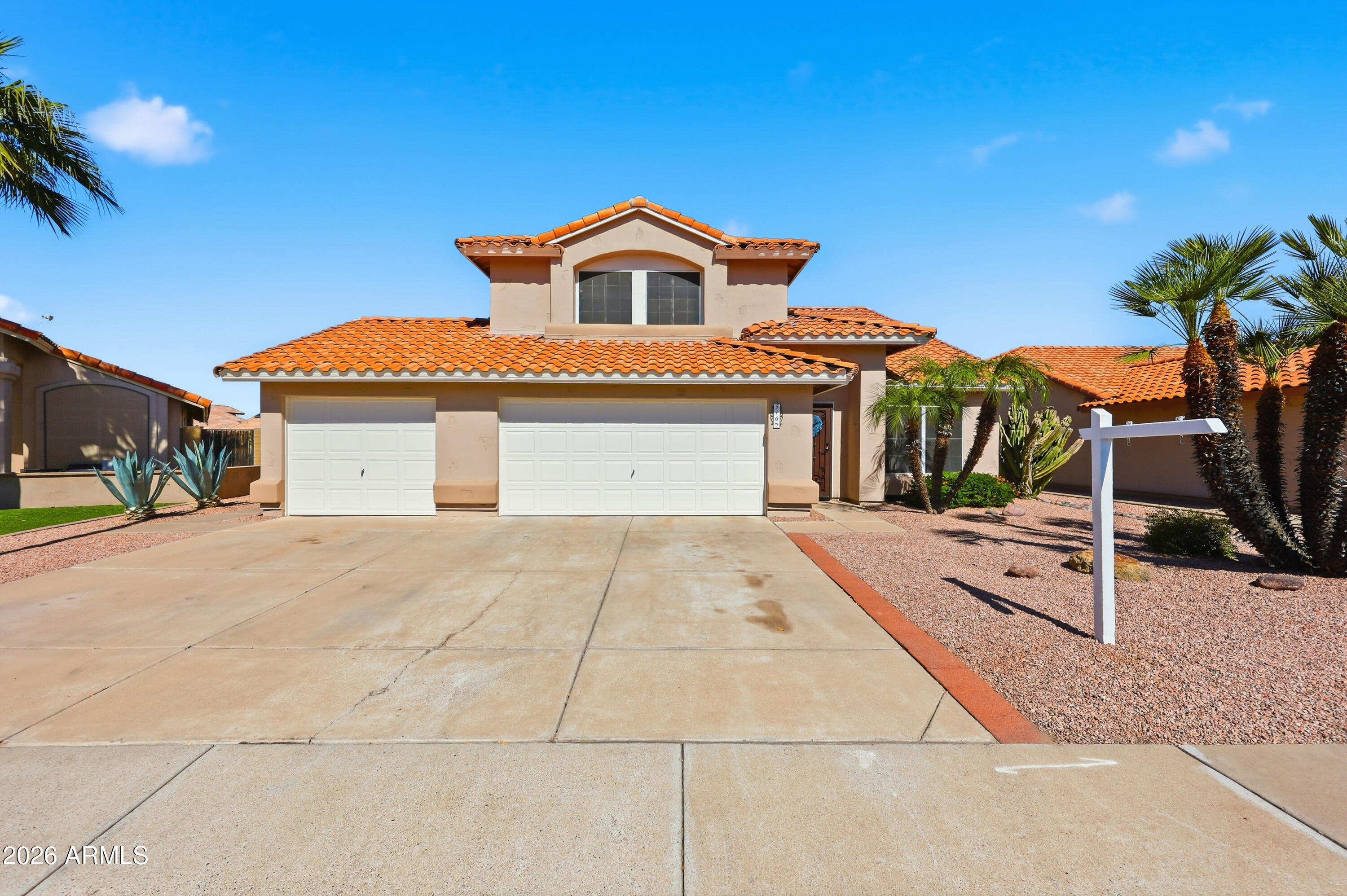 516 W SMOKE TREE Road
