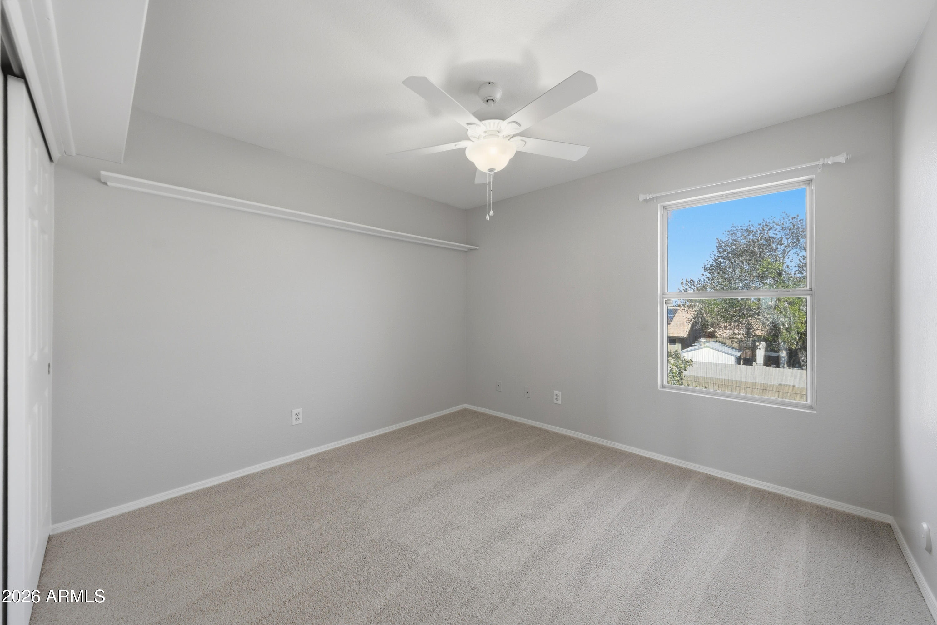 516 W SMOKE TREE Road