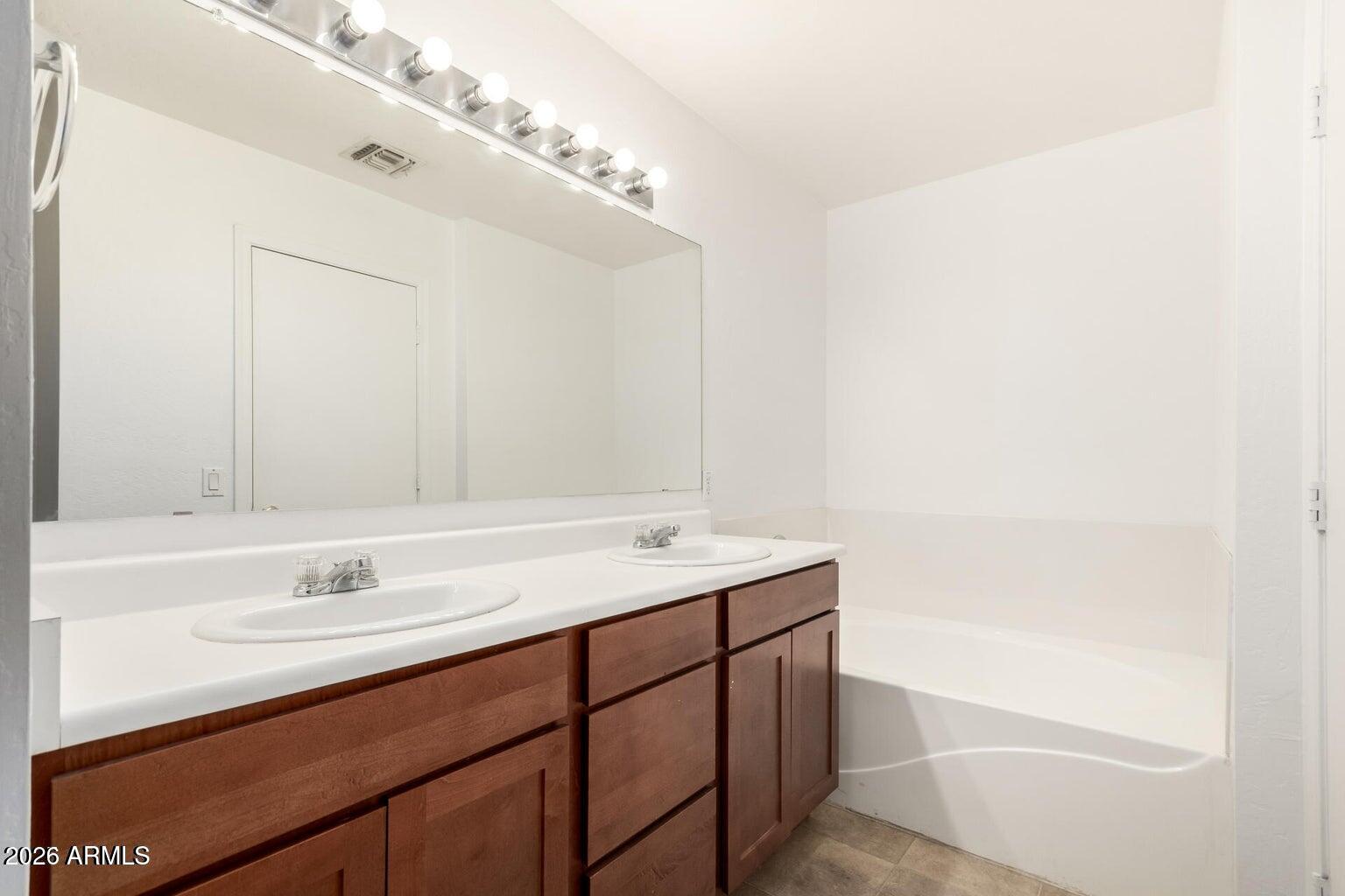 3124 W MALDONADO Road