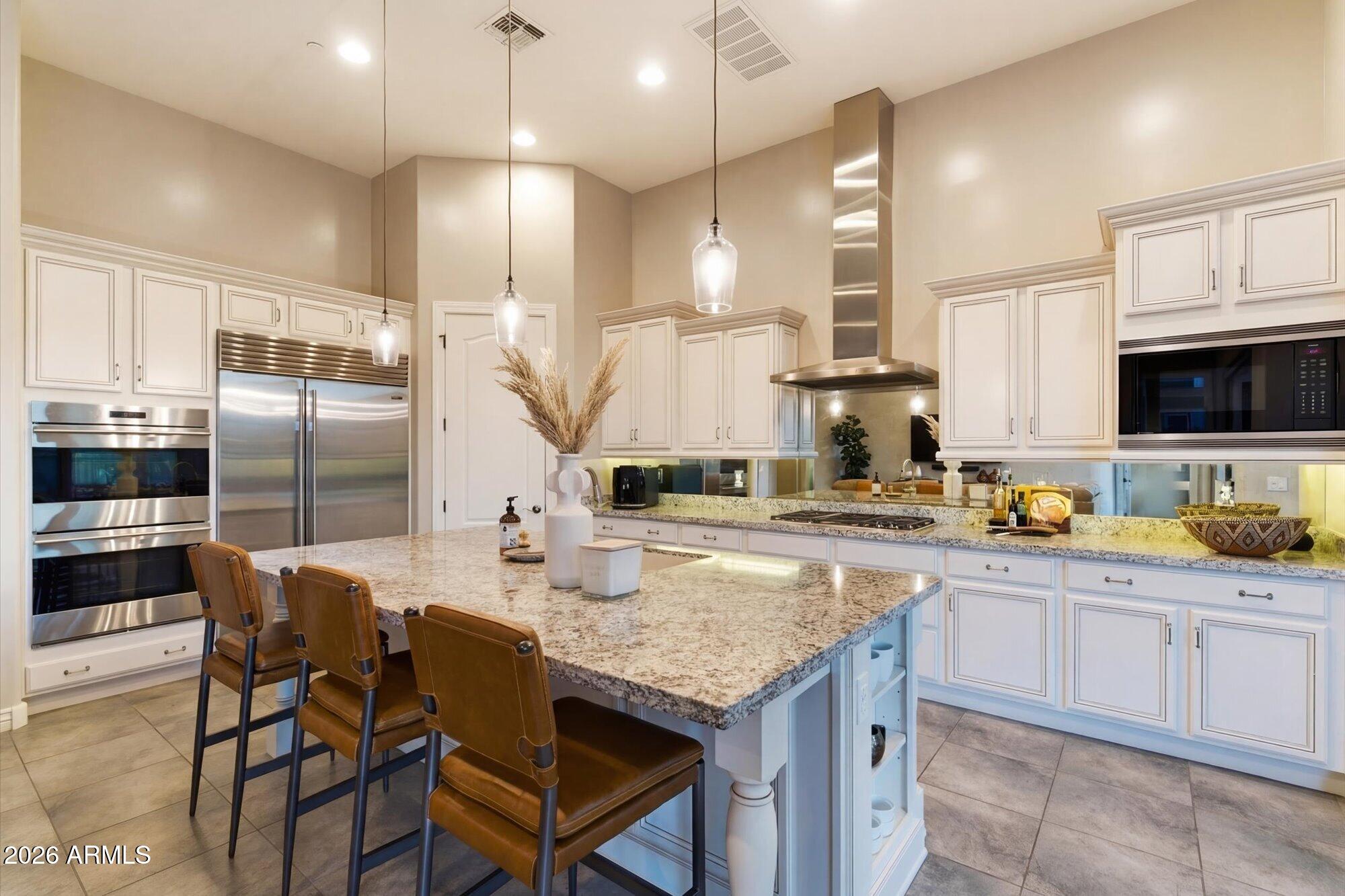 7258 E HIGH POINT Drive