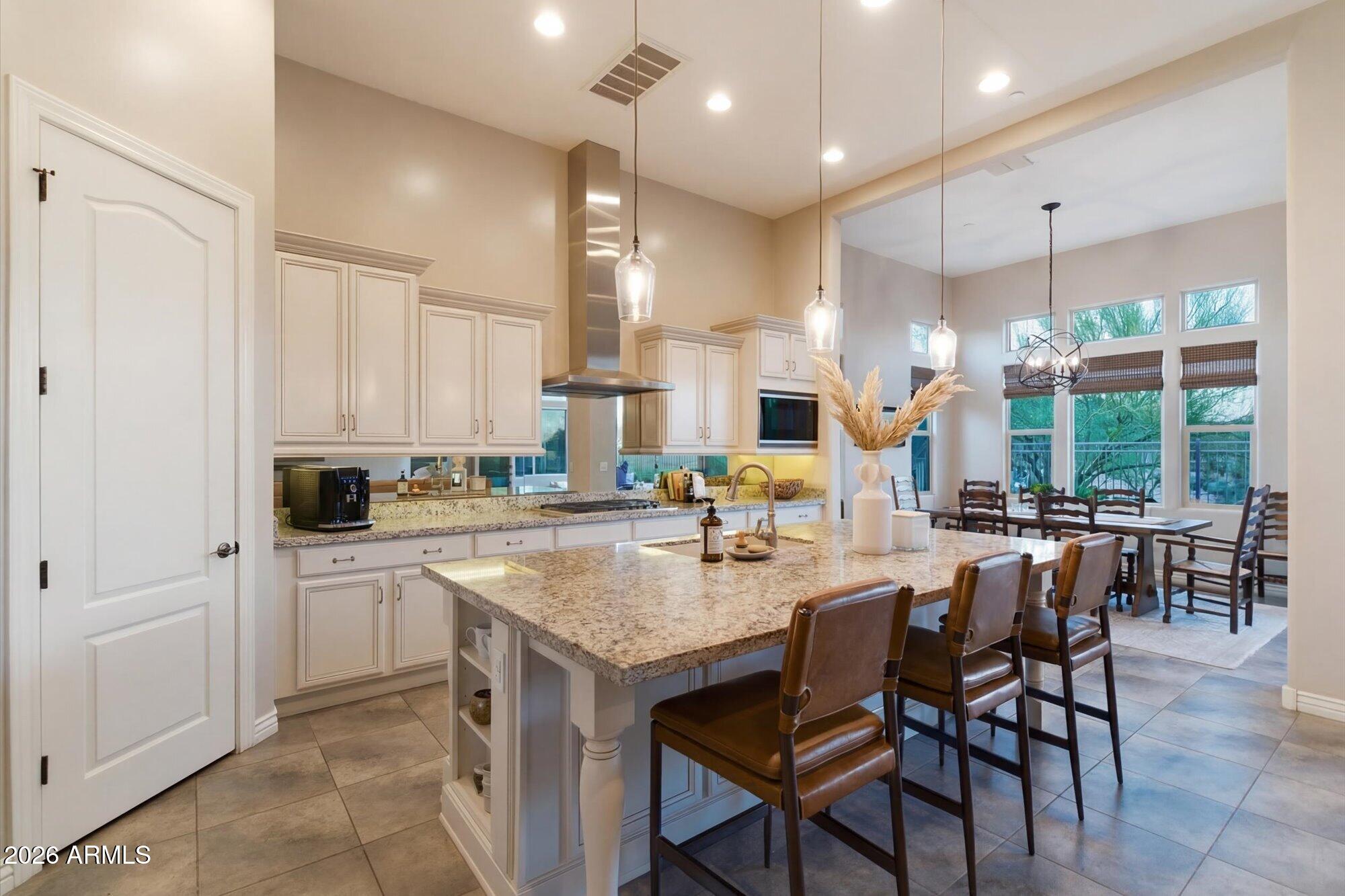 7258 E HIGH POINT Drive