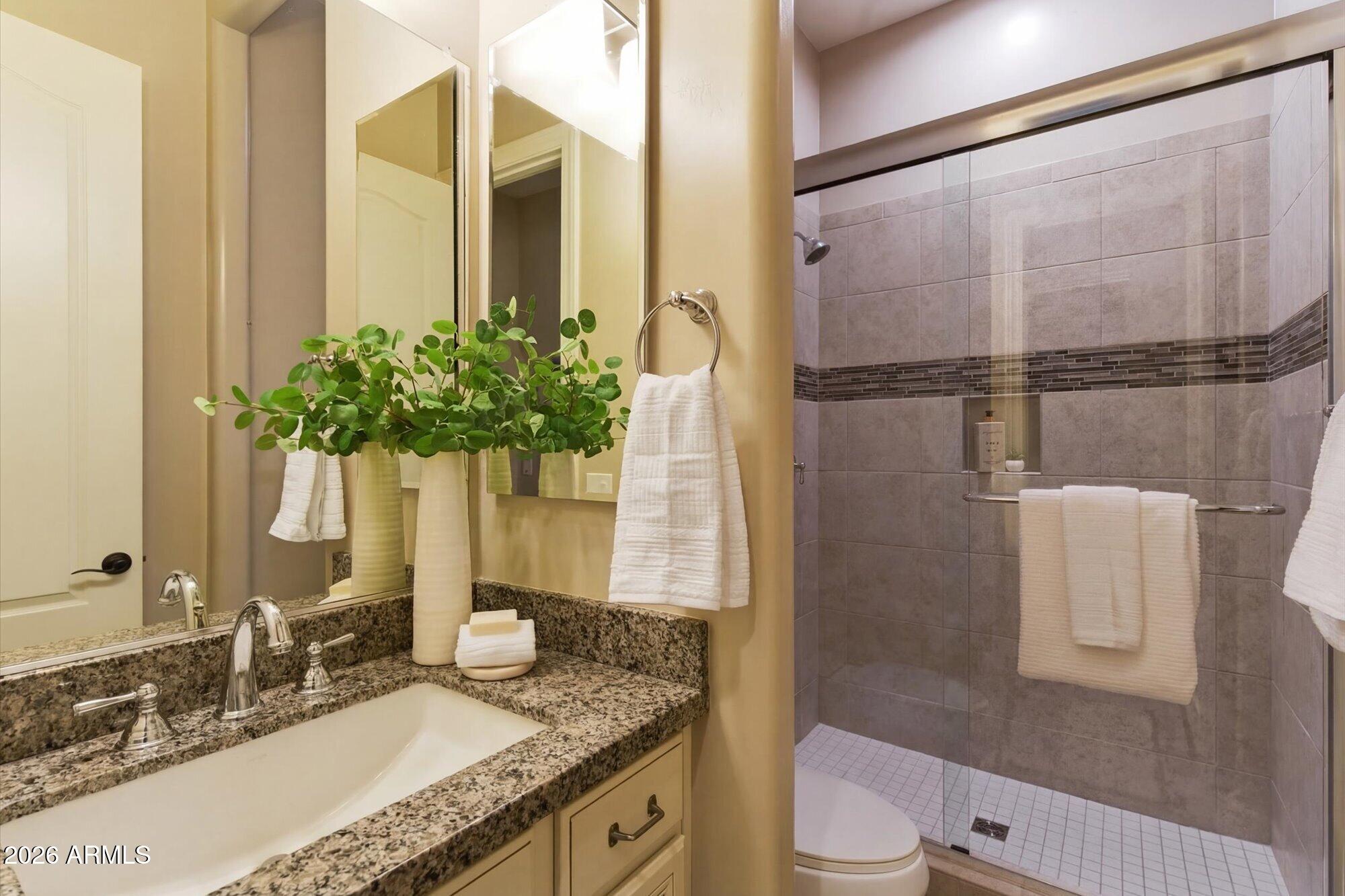 7258 E HIGH POINT Drive