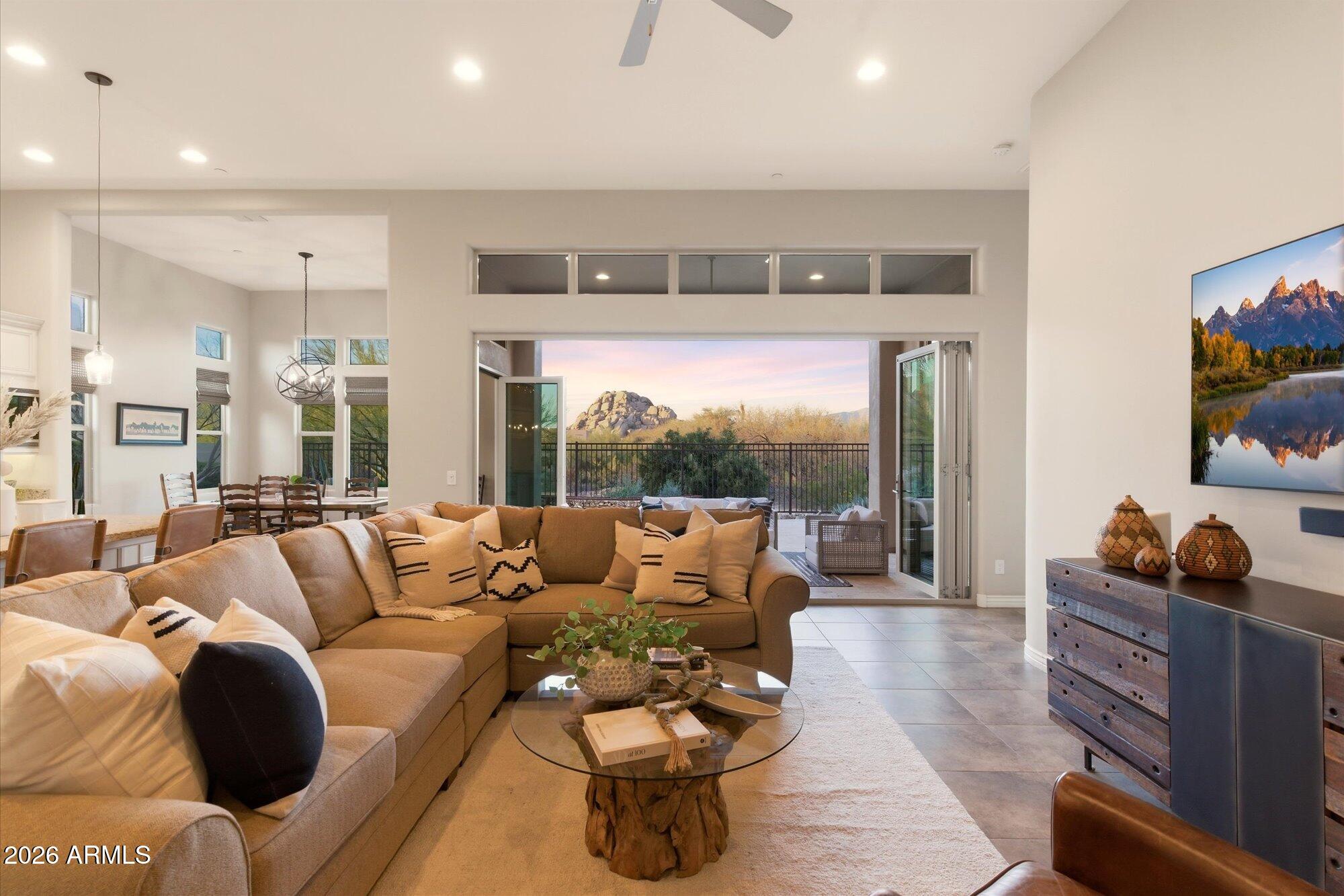 7258 E HIGH POINT Drive