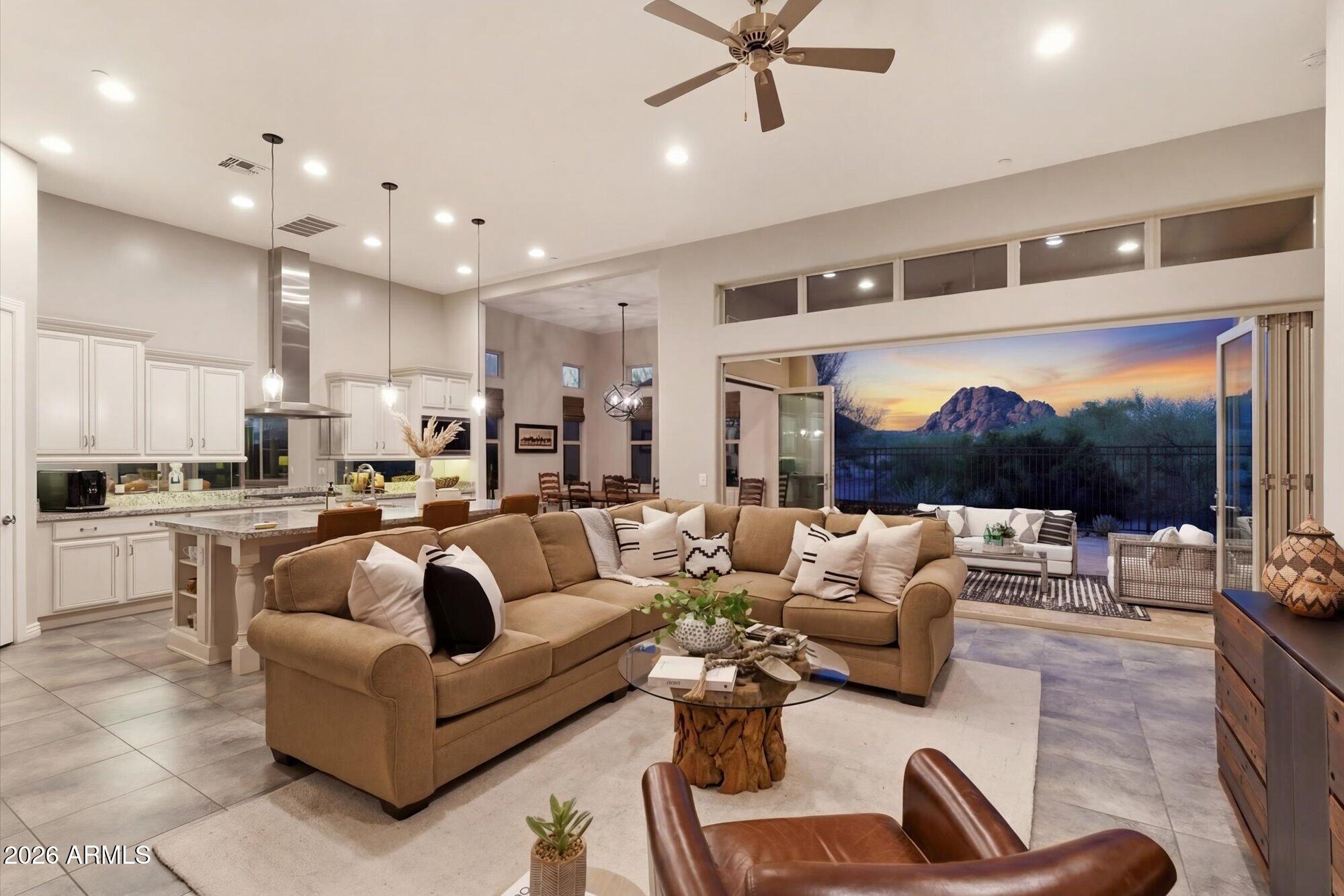 7258 E HIGH POINT Drive