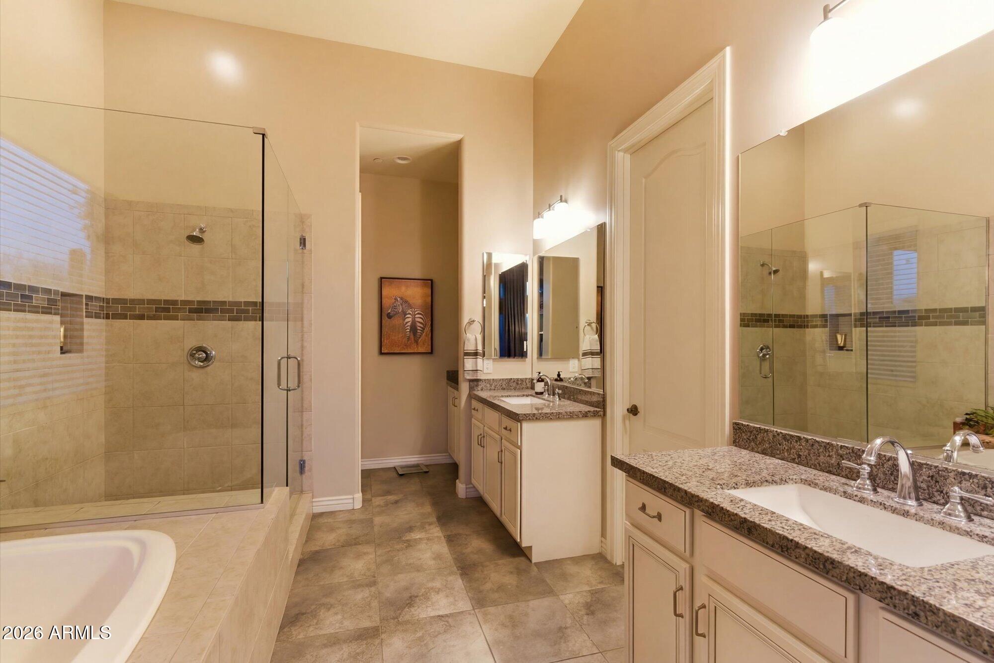 7258 E HIGH POINT Drive