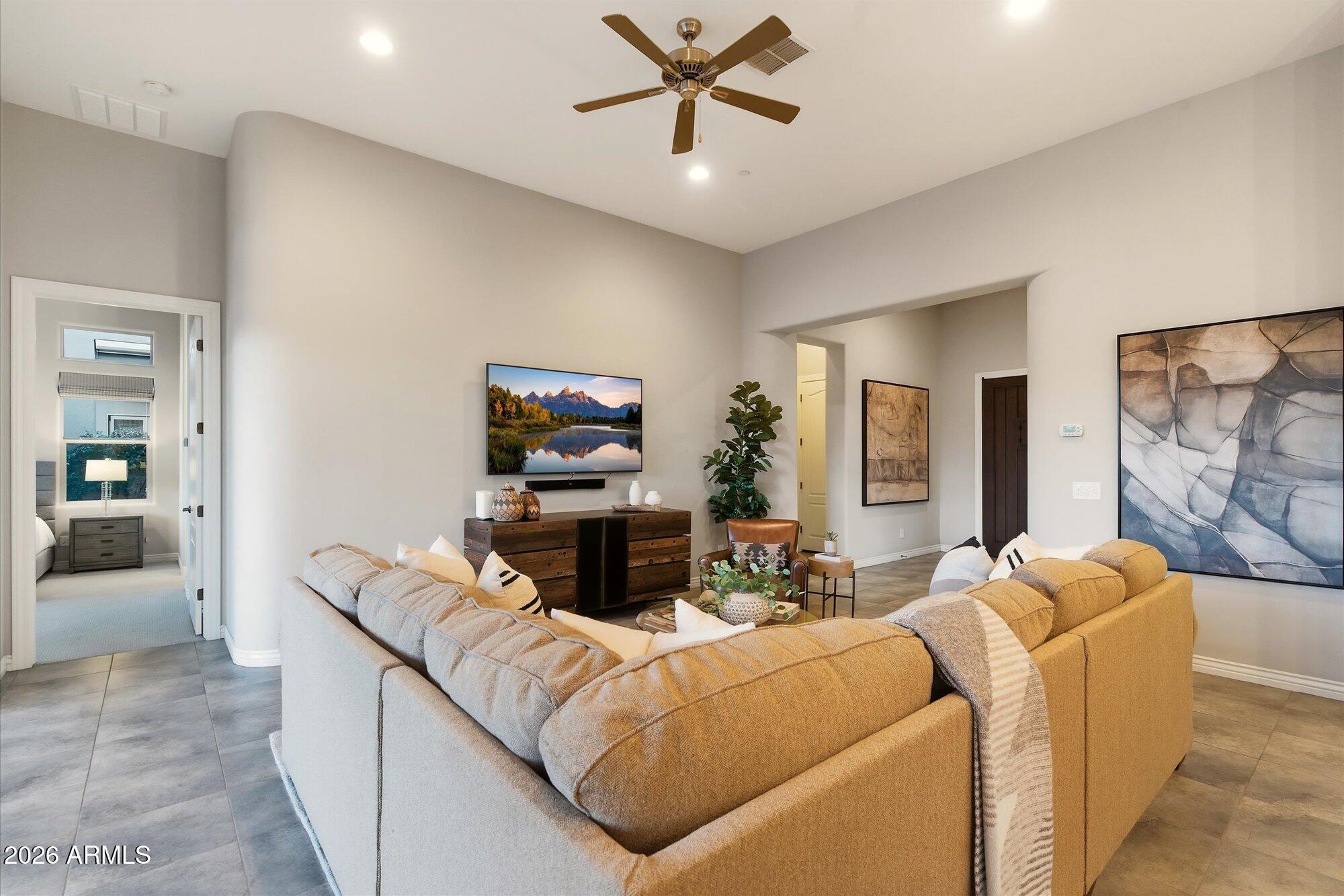 7258 E HIGH POINT Drive