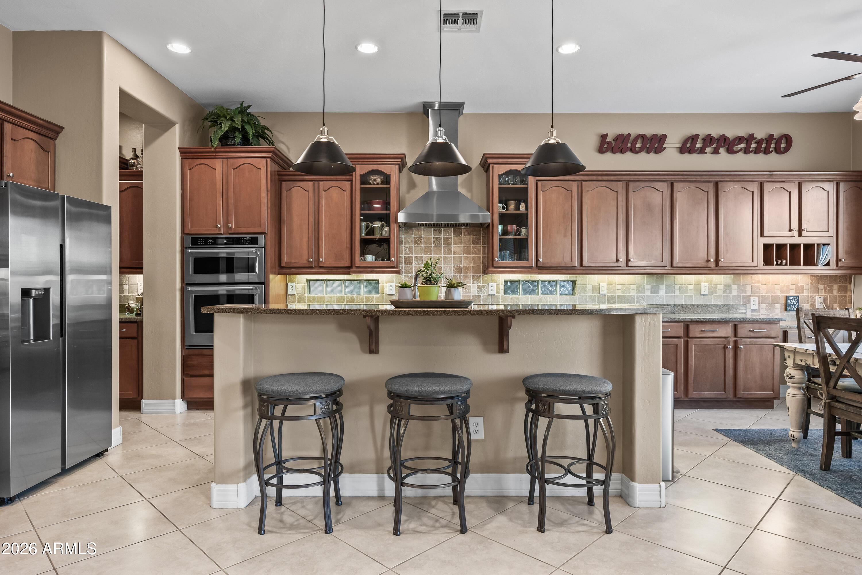 1242 E CANARY Drive