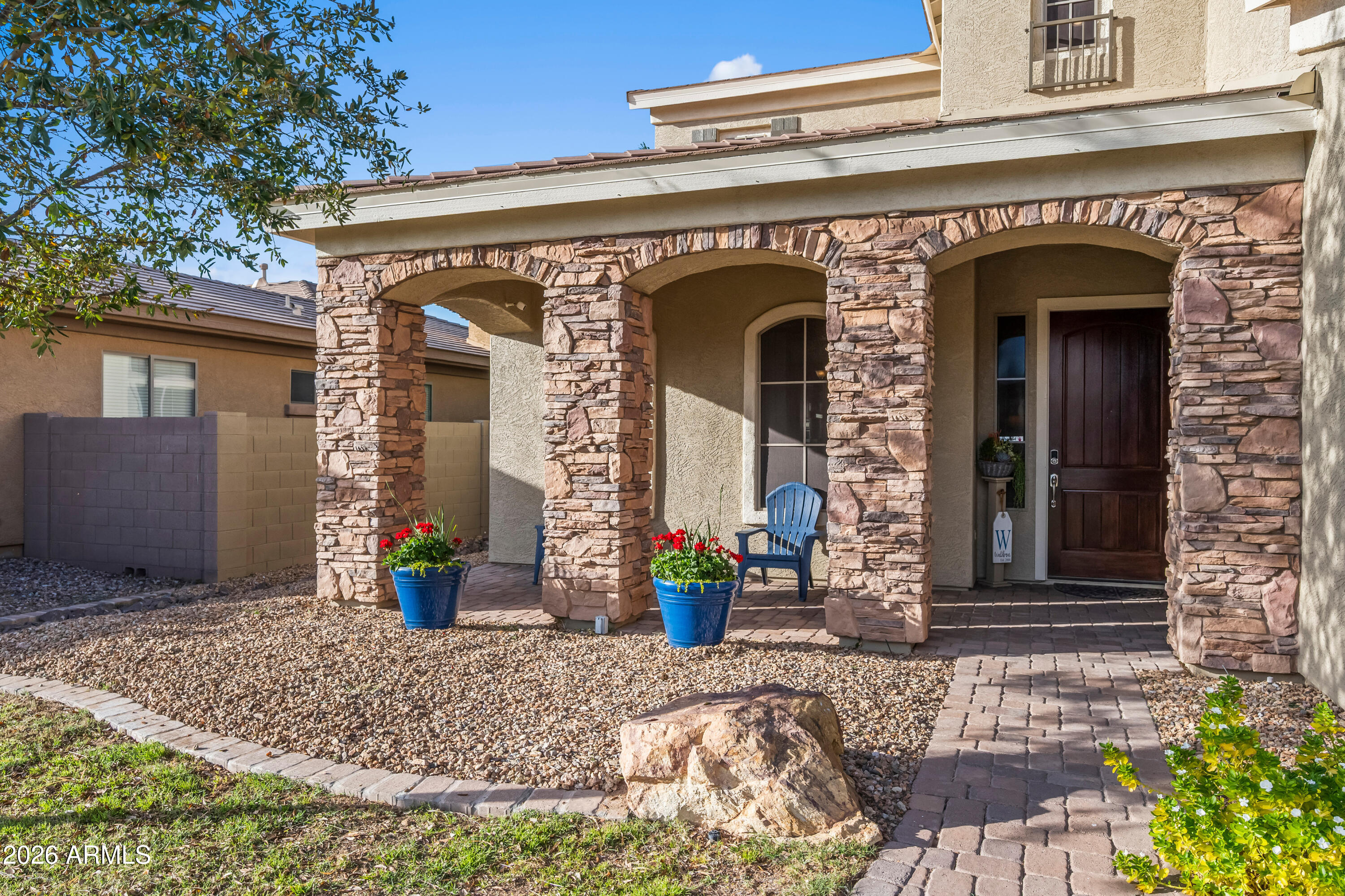 1242 E CANARY Drive