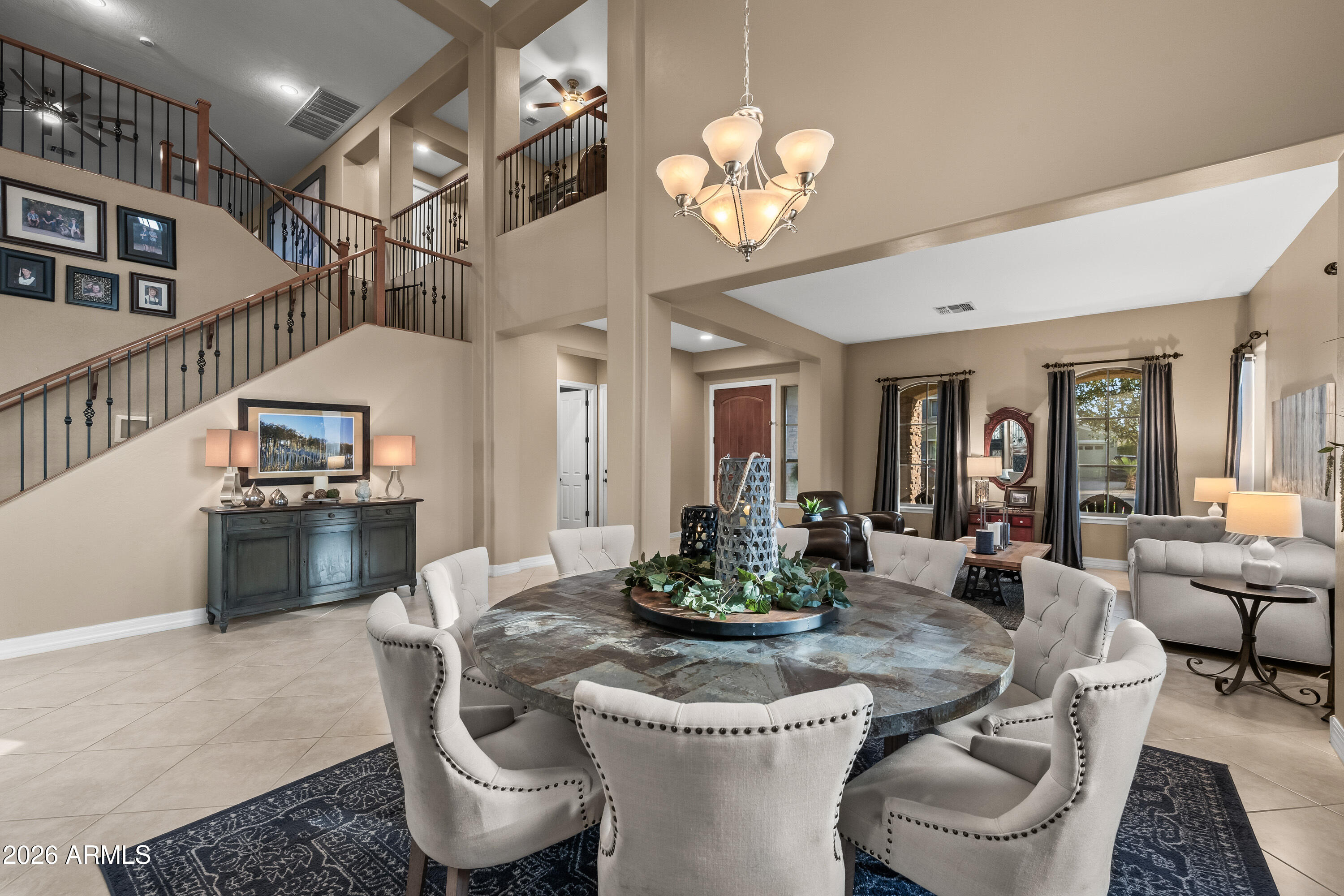 1242 E CANARY Drive