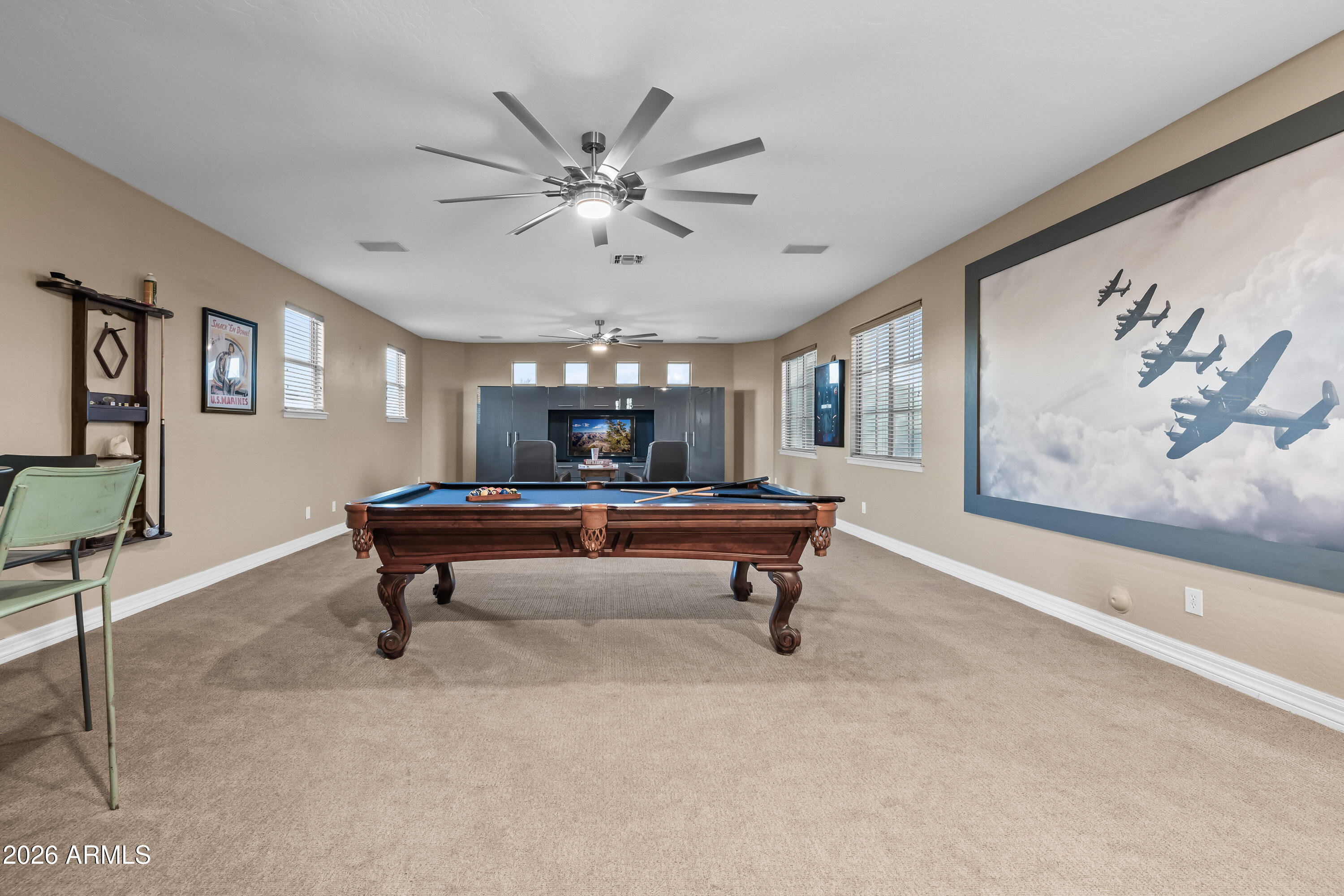 1242 E CANARY Drive