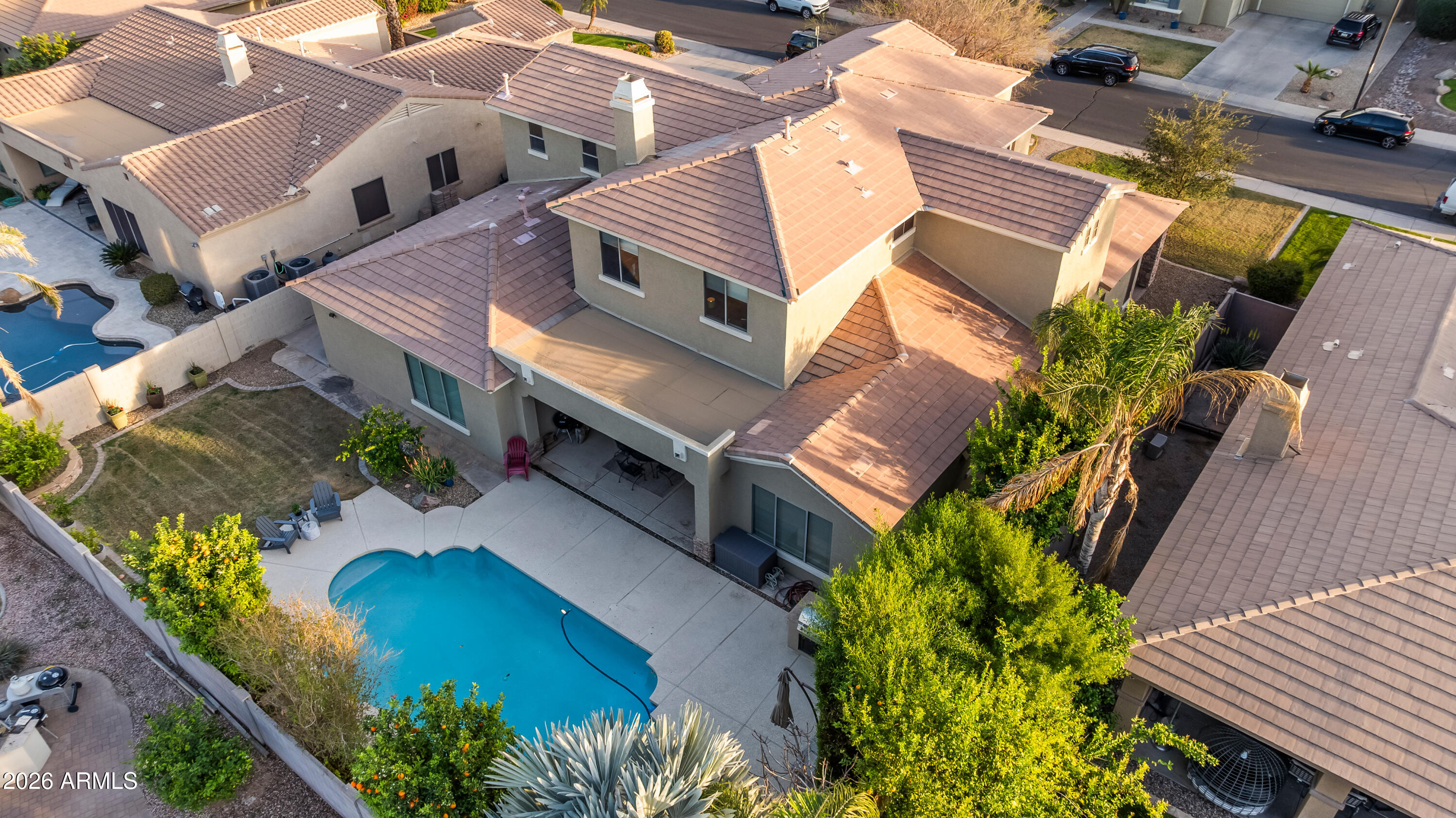 1242 E CANARY Drive