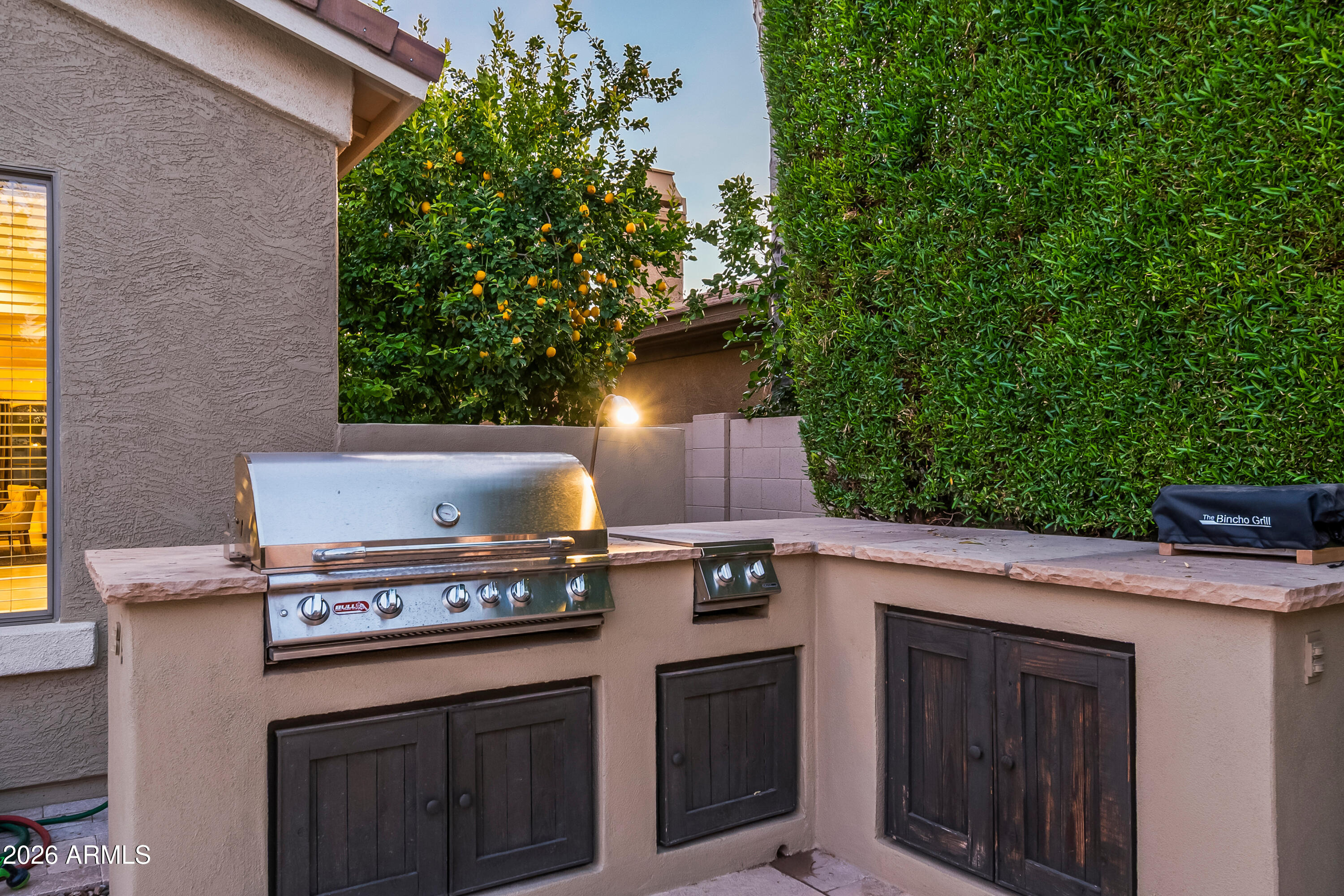 1242 E CANARY Drive