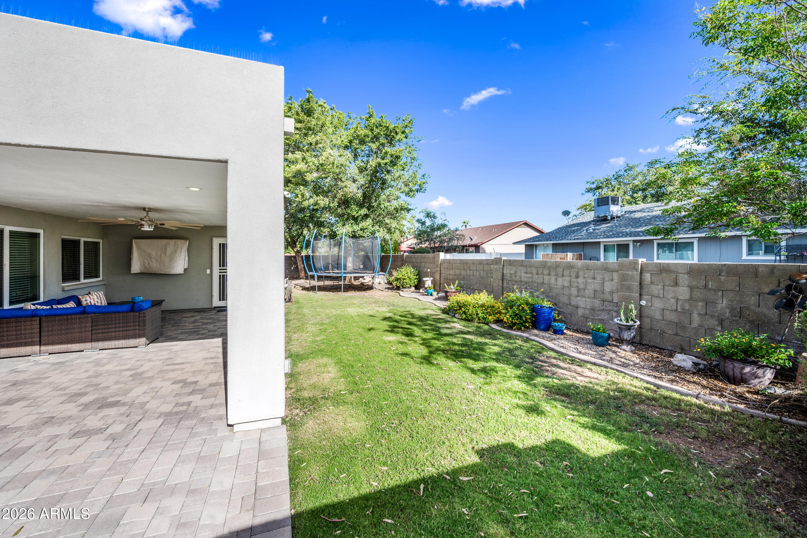 1105 W MESETO Avenue