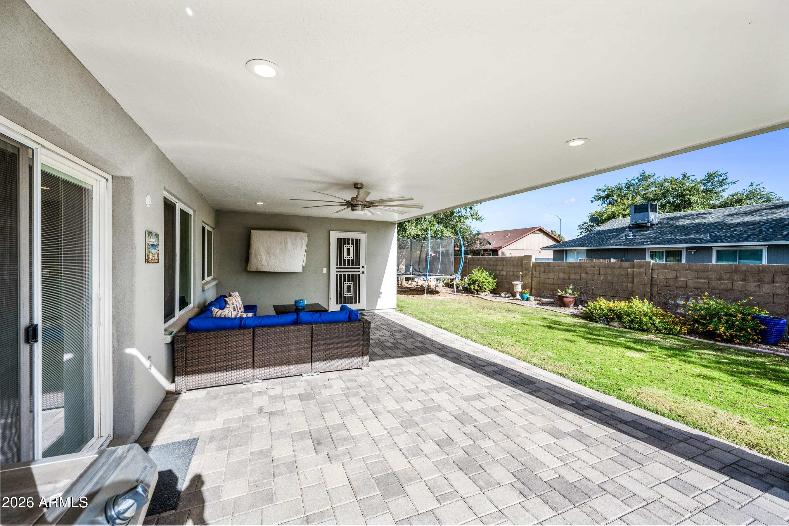1105 W MESETO Avenue