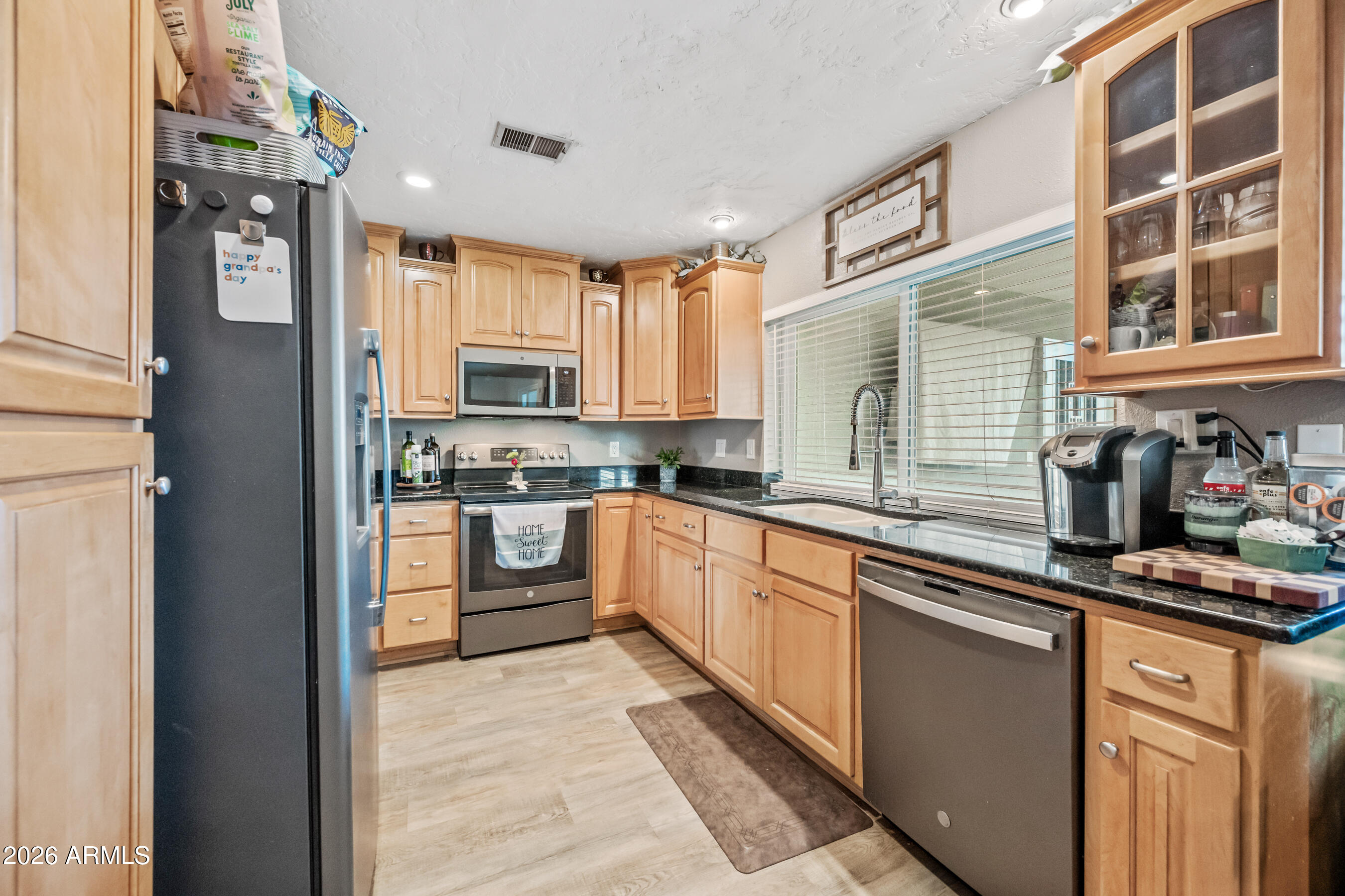 1105 W MESETO Avenue