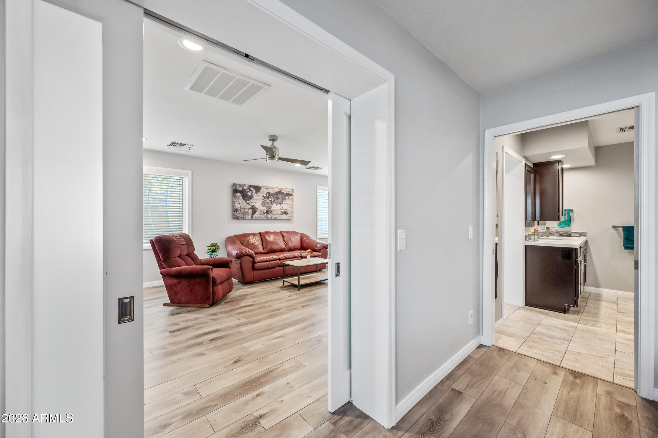 1105 W MESETO Avenue