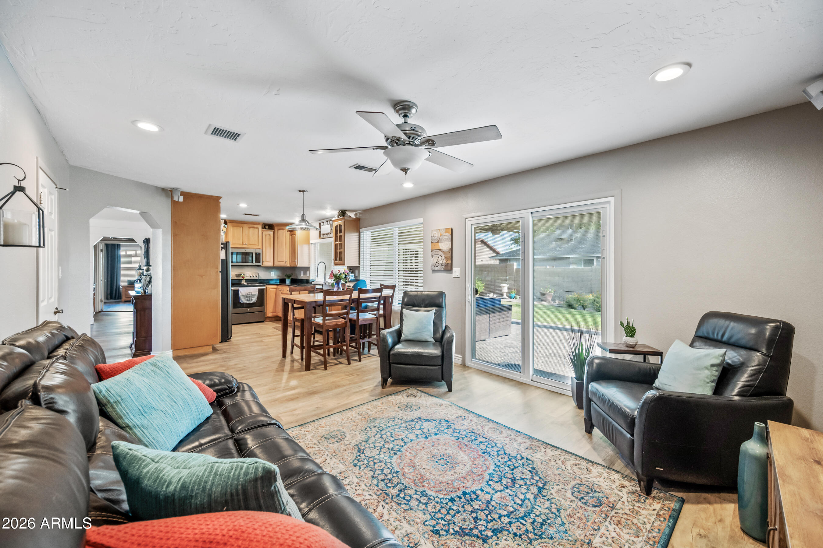 1105 W MESETO Avenue