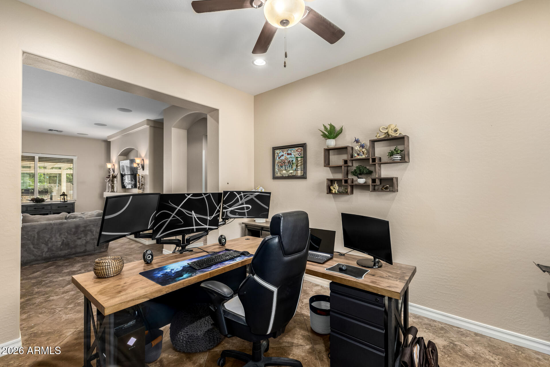 2441 E PENEDES Drive