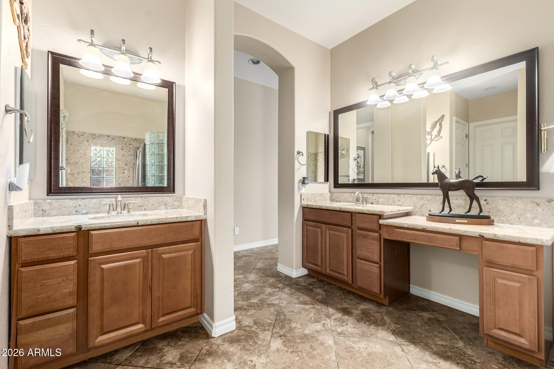 2441 E PENEDES Drive