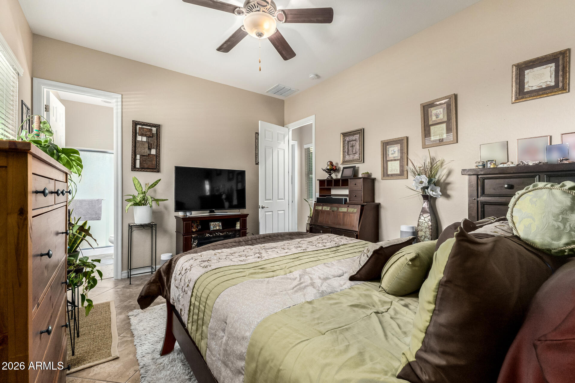 2441 E PENEDES Drive