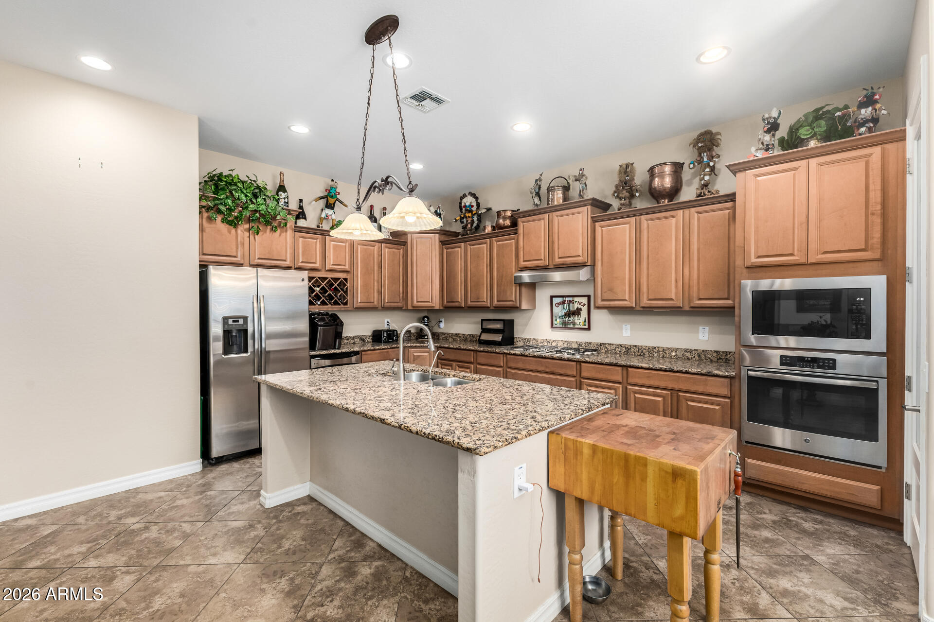 2441 E PENEDES Drive