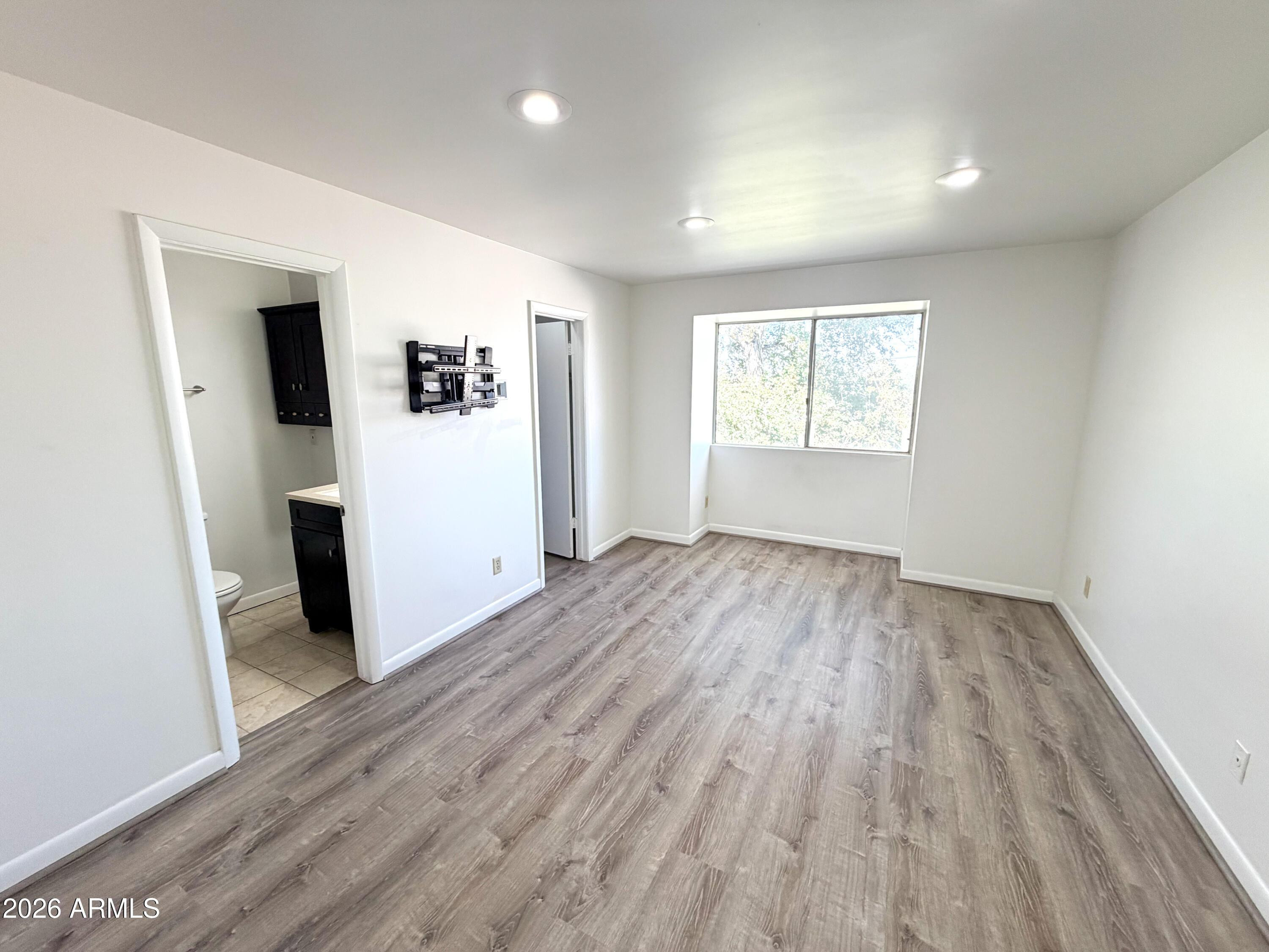 1016 E Osborn Road Unit F