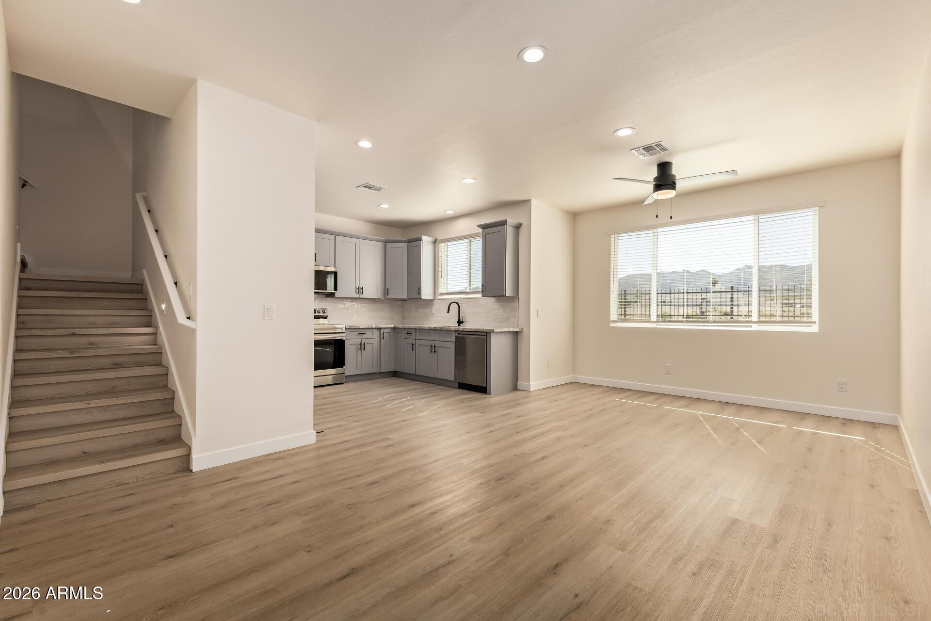 125 W LATONA Road