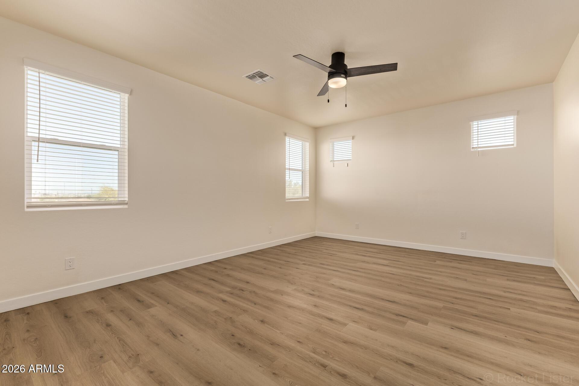 125 W LATONA Road