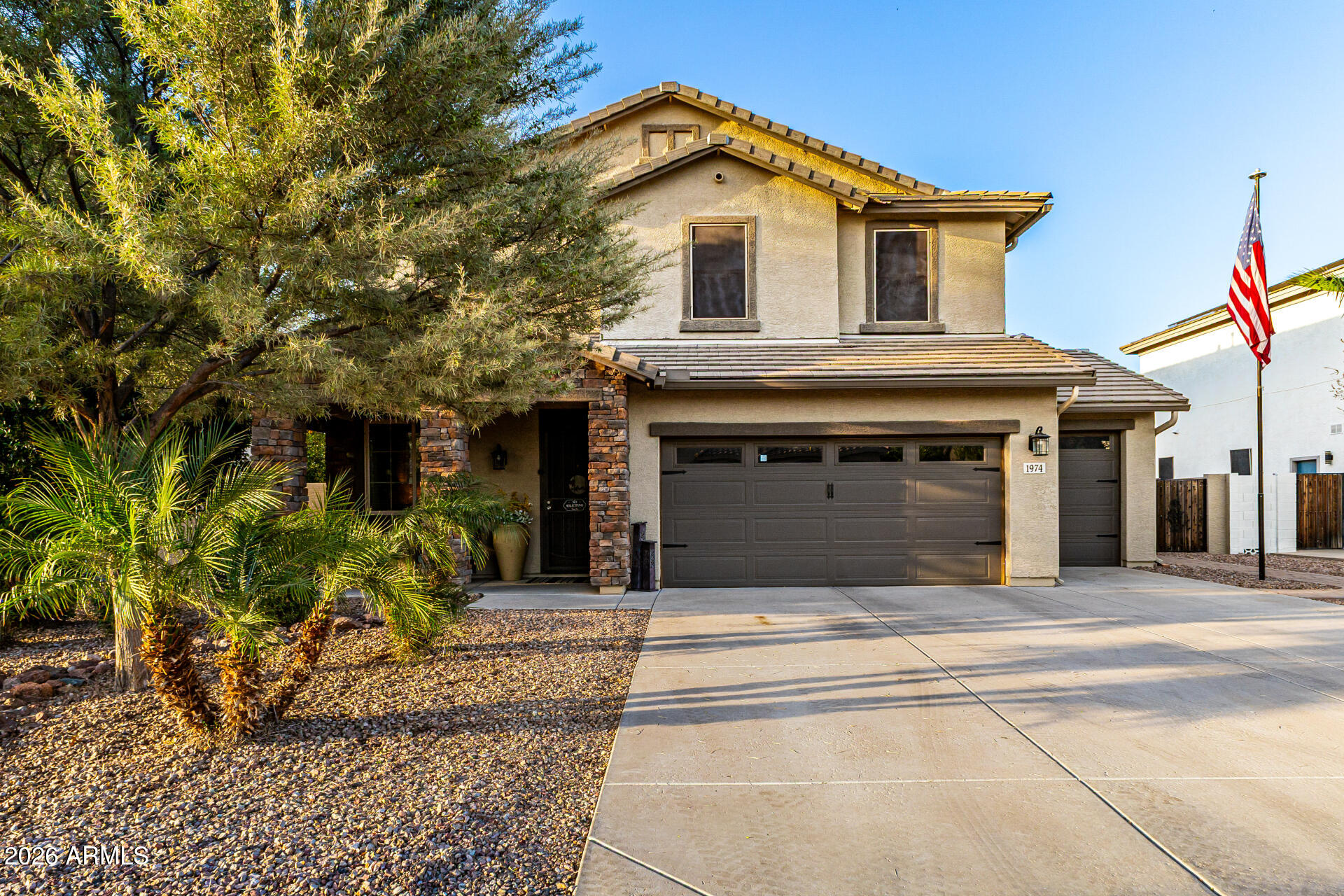 1974 E DUBOIS Avenue